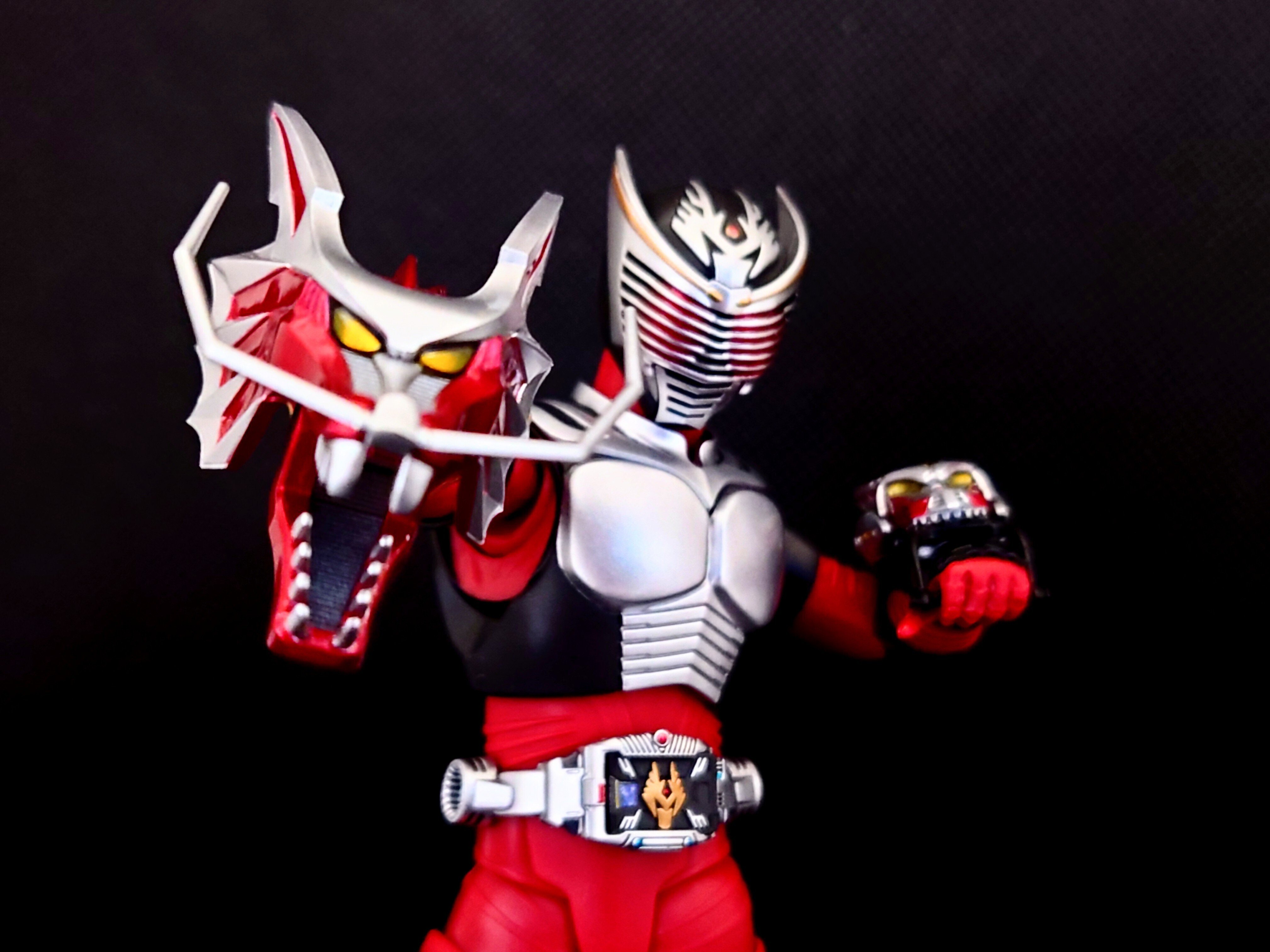 S.H.Figuarts（真骨彫製法）仮面ライダー龍騎 レビュー｜こすもす