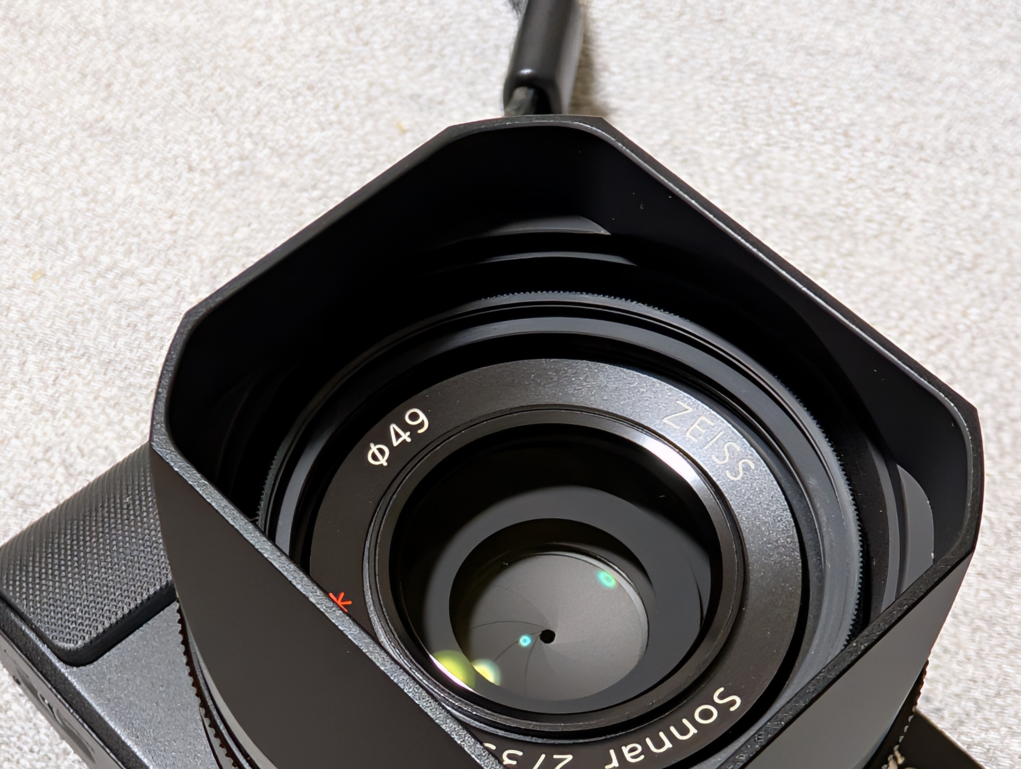 【レンズ内チリ有】 SONY RX1R 本体＋純正フード＋予備バッテリー他一式 Amazon | サイバーショットDSC-RX1/RX1R/RX1R II用Fotodioxレンズ