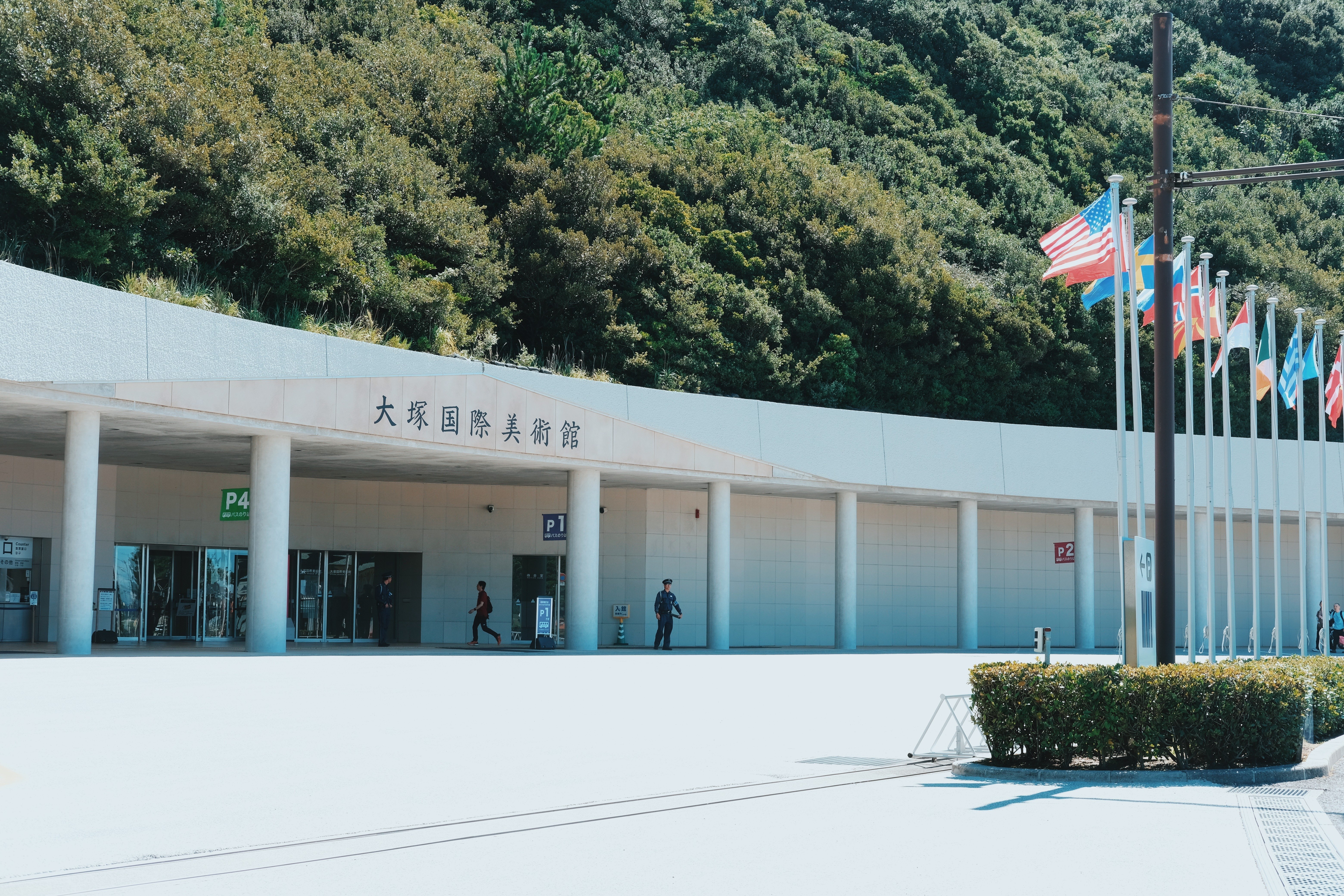 複製であっても近くで名画を鑑賞する体験が絵画への親近感を生む〜大塚