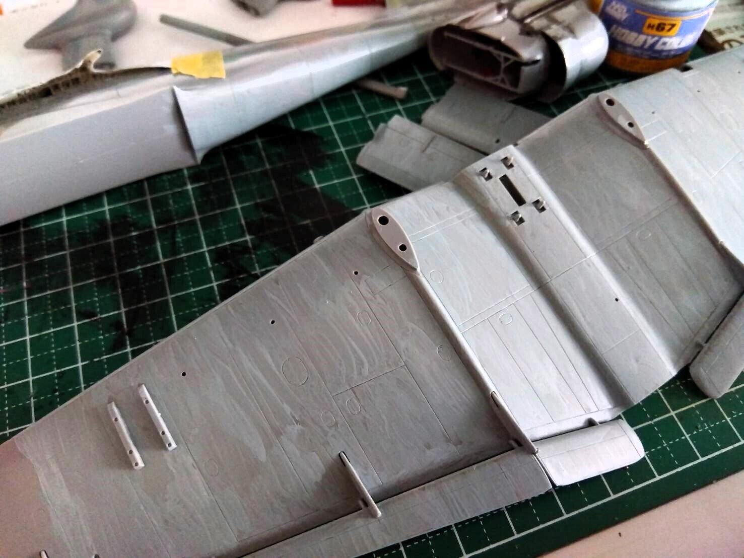 Ju87B-2スツーカ#7（ハセガワ 1/48 ）～塗装開始とライト加工｜はりす