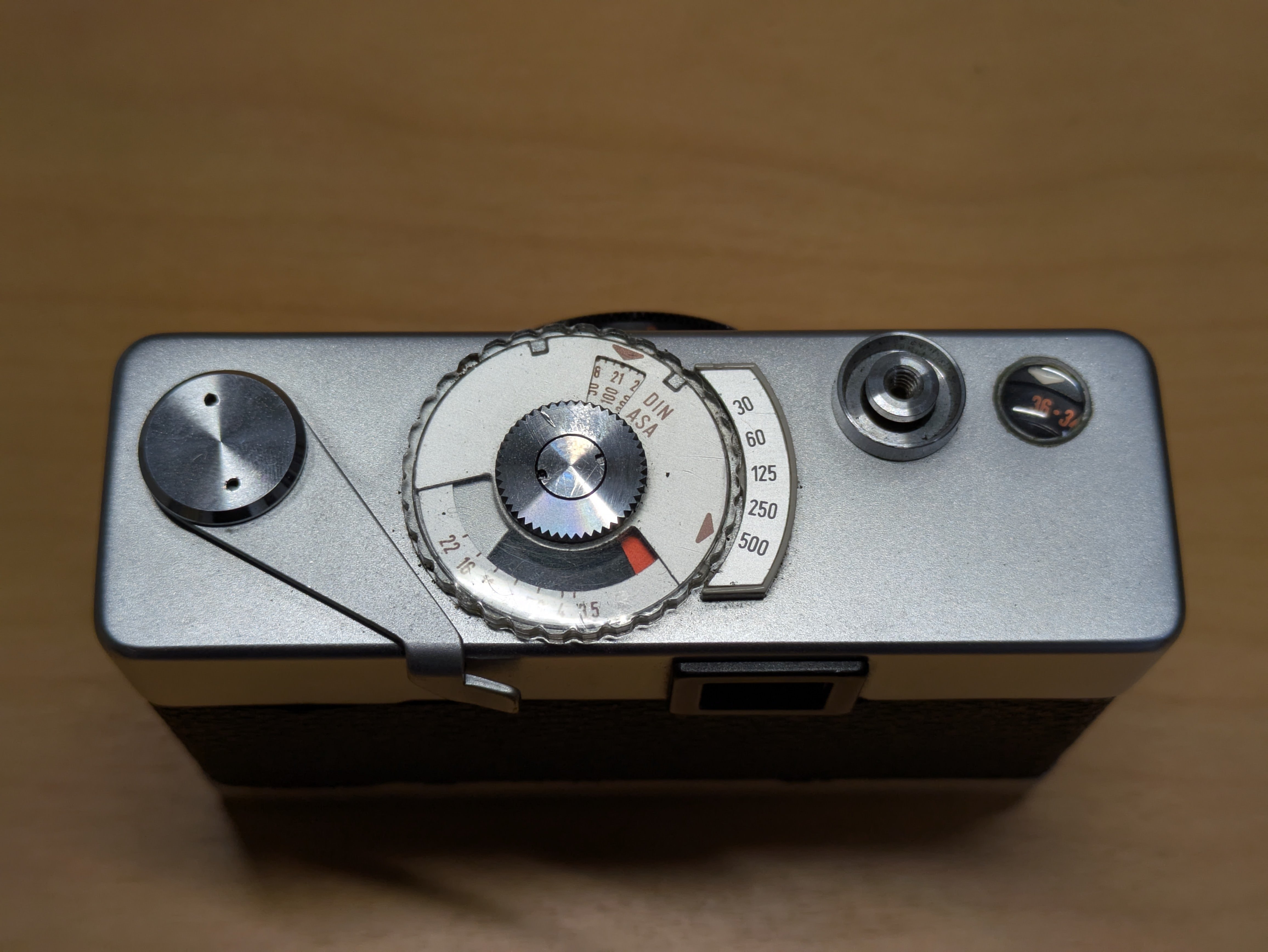 懐中カメラ Rollei B35｜山にも街にも持ち出しやすいコンパクト