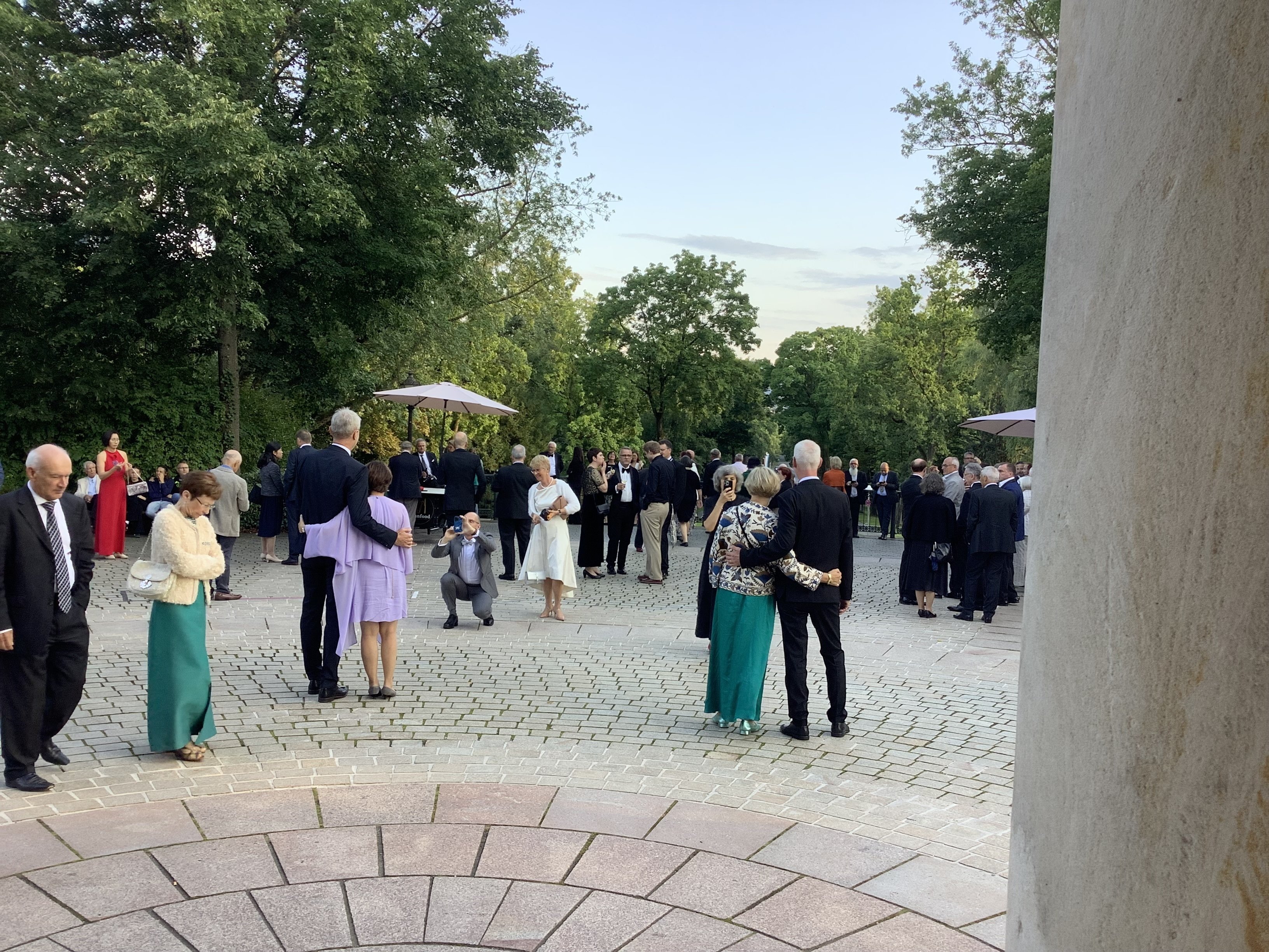 入手困難「新バイロイト」（初版・美品）バイロイト音楽祭にご興味ある方必読 バイロイト音楽祭2025に行く〜＜ニーベルングの指輪＞シュヴァルツ版