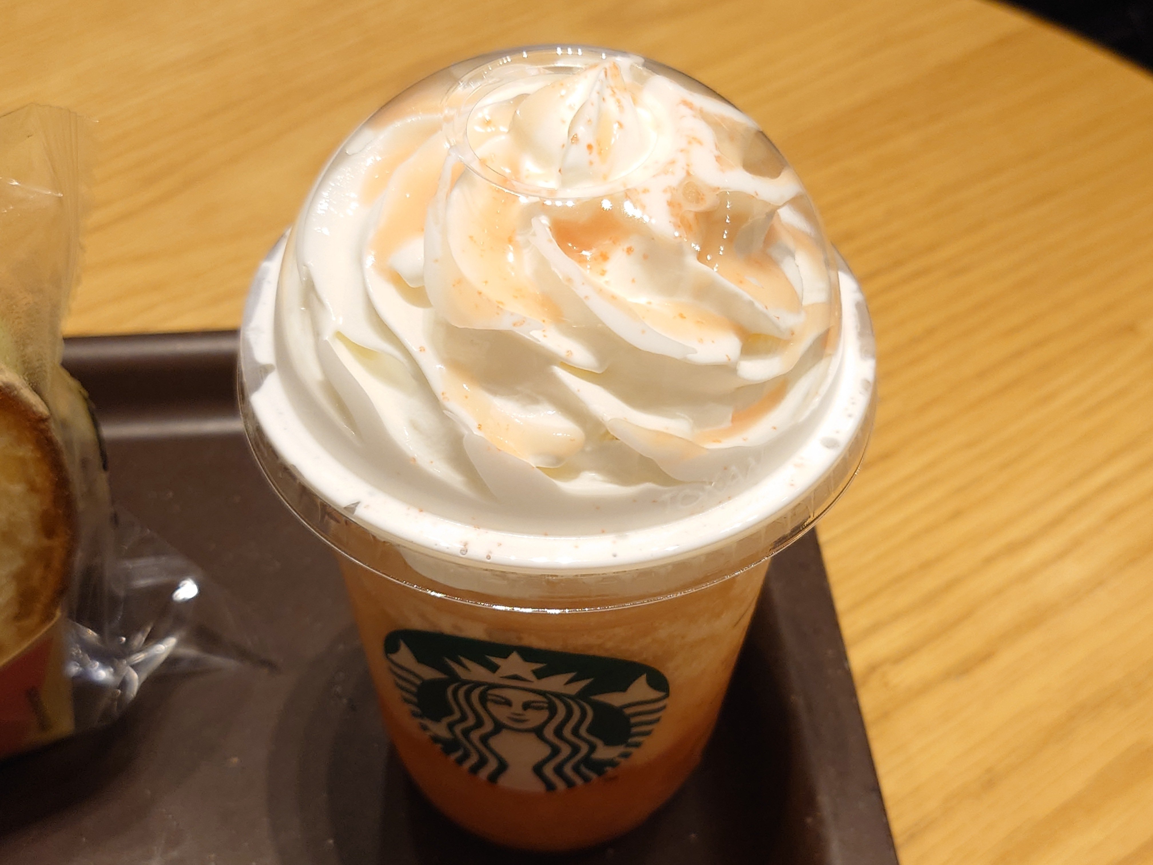 スターバックス】「ヘブンリーピーチフラペチーノ」と「ハム&チーズ
