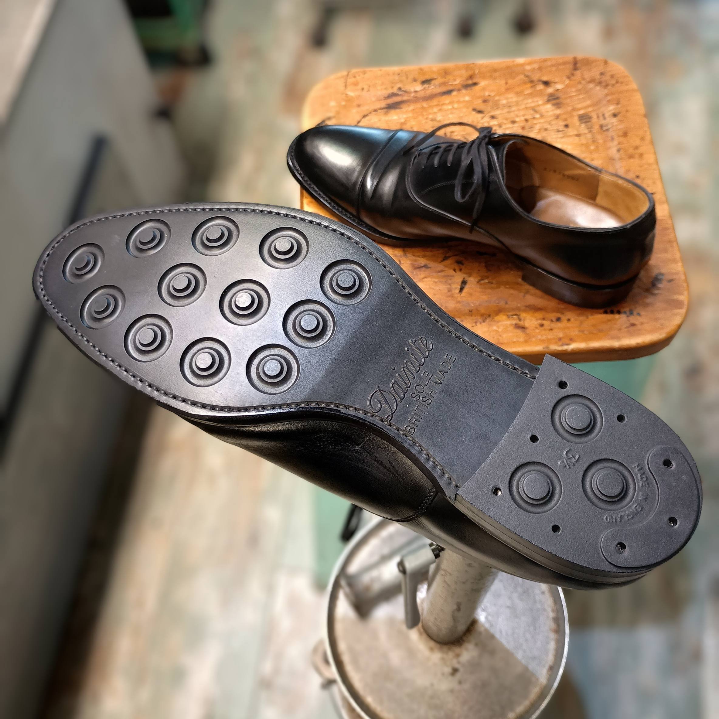 リソール/ソール交換+腰裏補修】REGAL/リーガルストレートチップ｜CREA