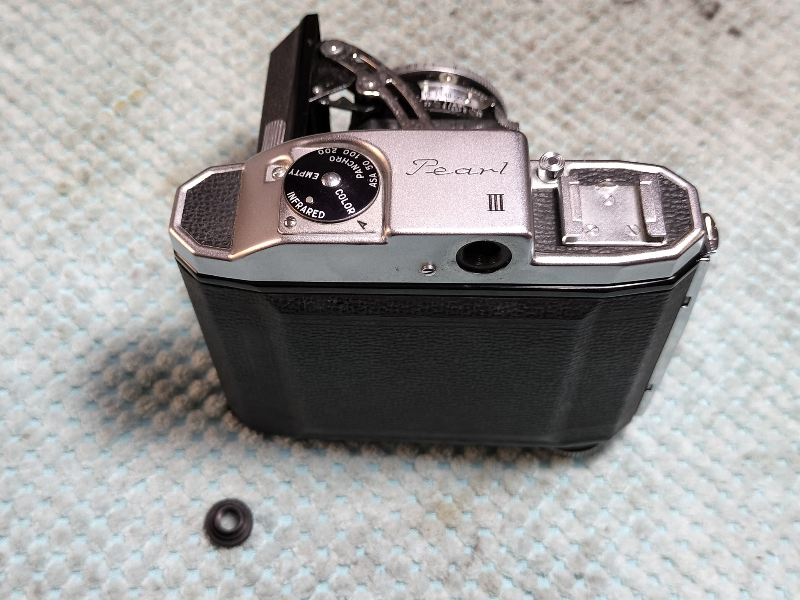 Konica Perl iiiの分解｜フィルムカメラ修理のアクアカメラ