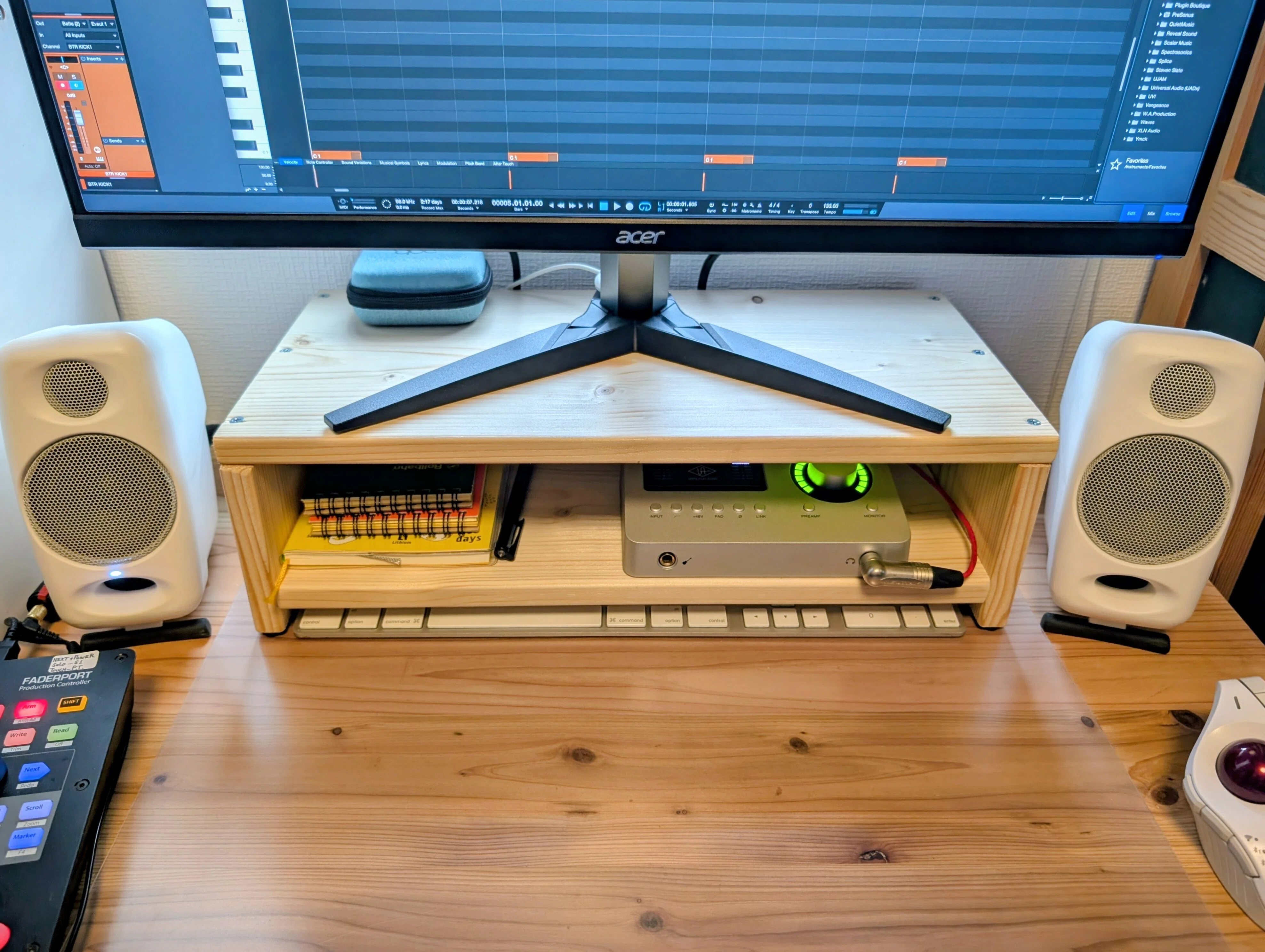 スタジオのDTMデスクをDIYした話｜いぐあなP