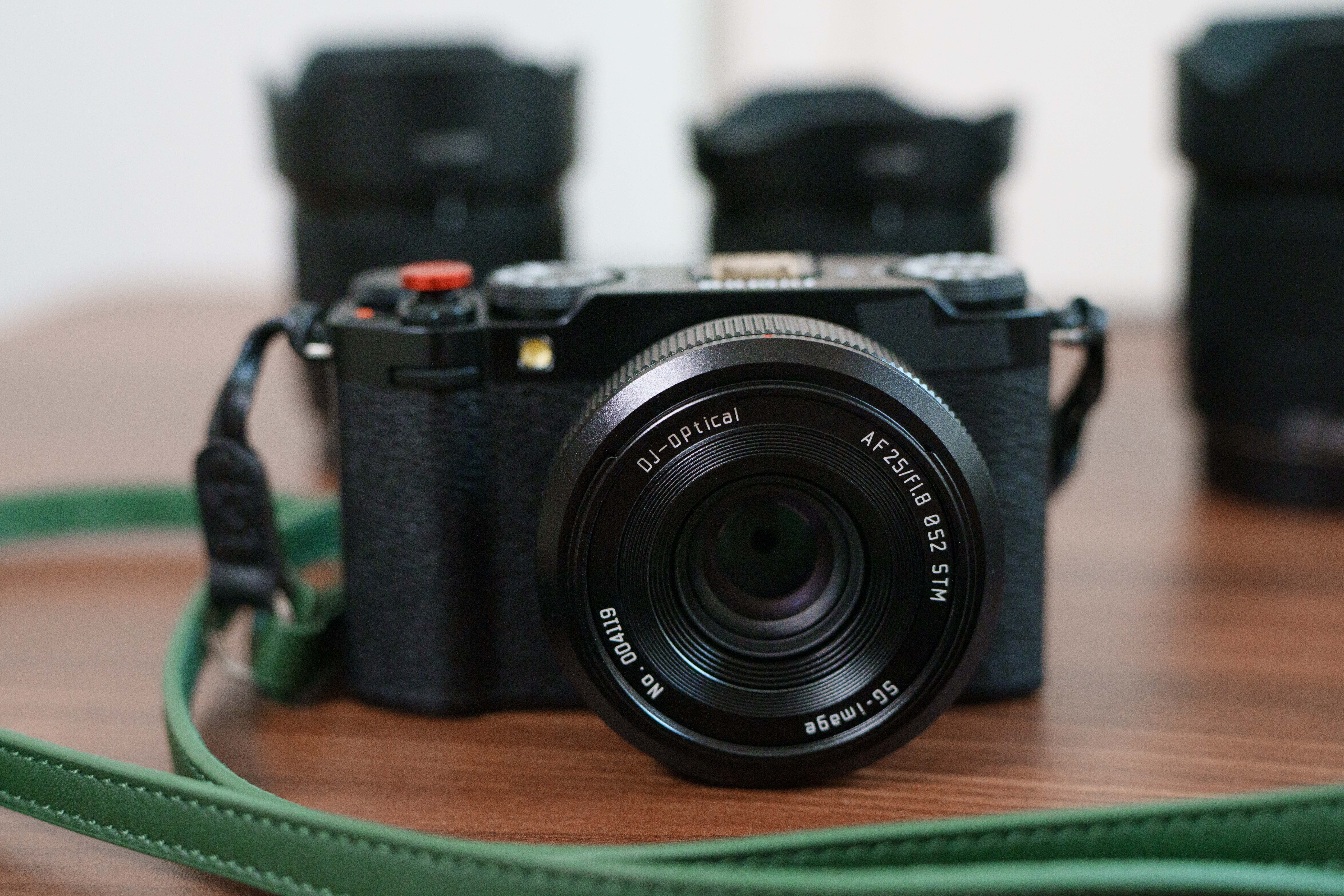 新品同様 SG-image AF 25mm F1.8 フジXマウント SG-image AF 25mm F1.8 Fujifilm X Mount Compact Autofocus