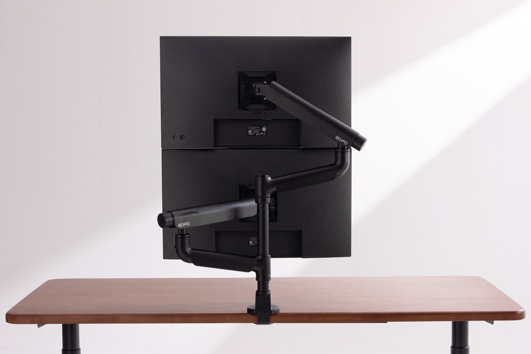 デスクが狭くても快適！COFO無重力モニターアームPro（上下配置版）で