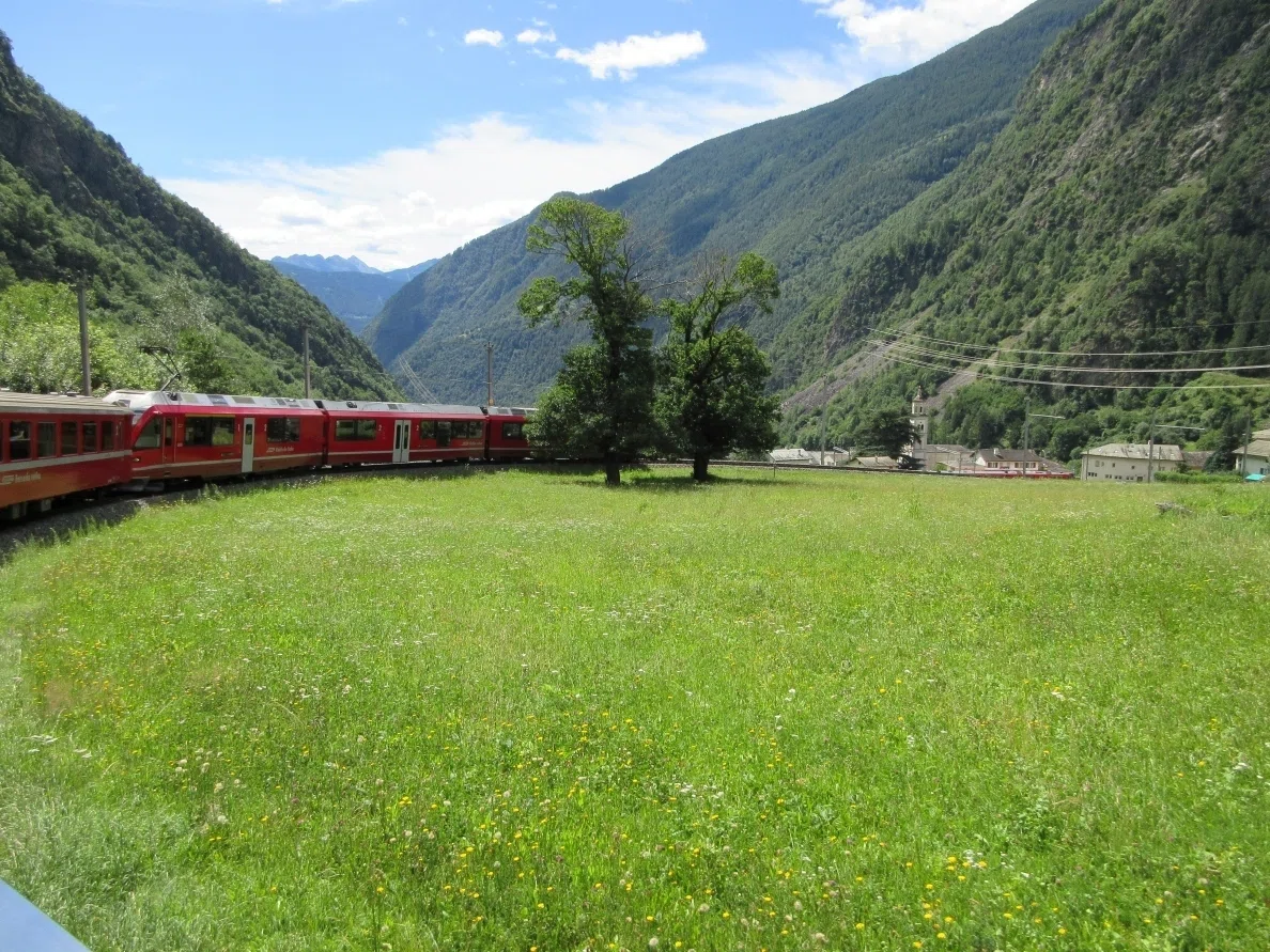 スイス旅行記（3）レーティッシュ鉄道ベルニナ線｜yamaco 🐾国宝探訪