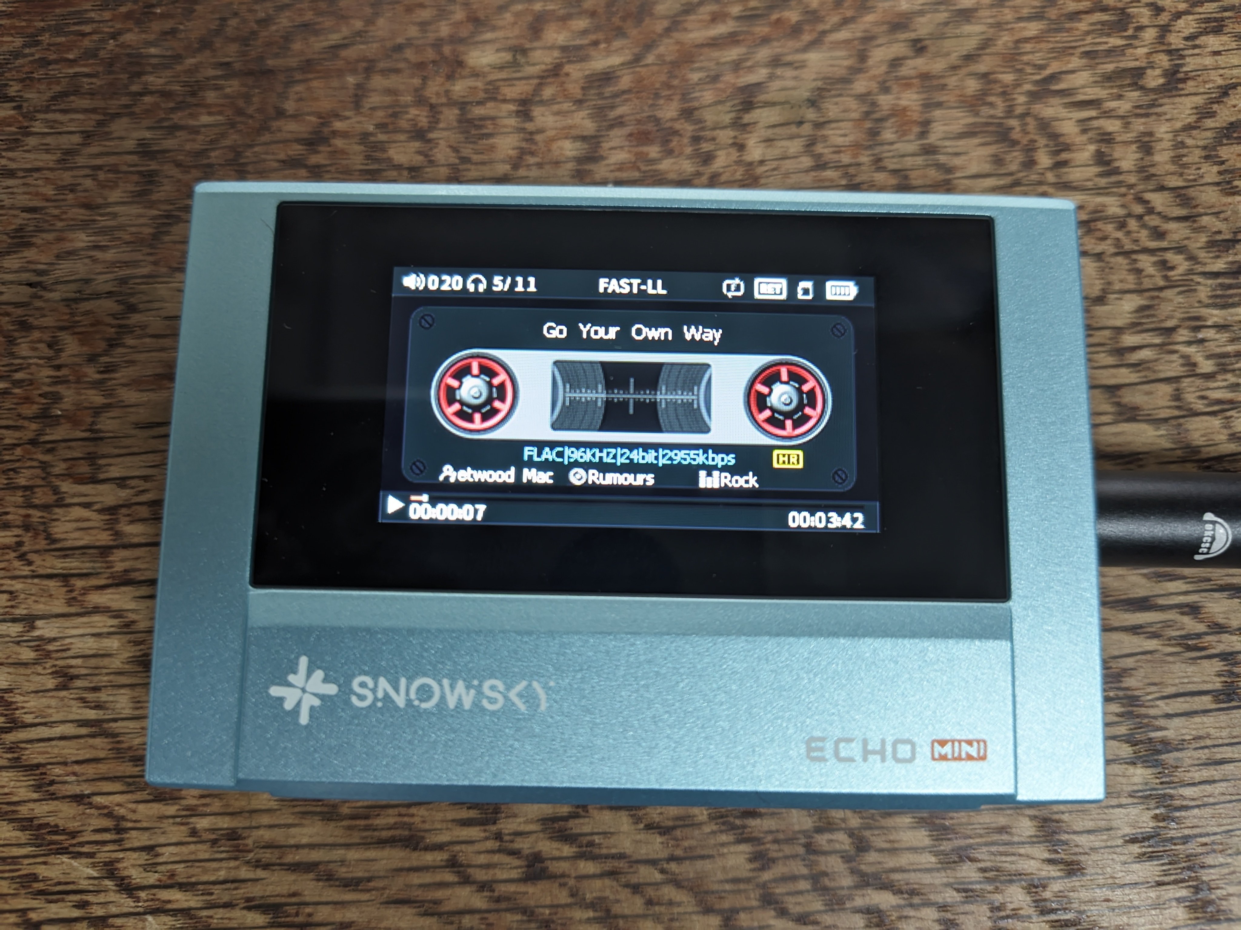 DAP WALKMAN世代のノスタルジーを刺激するガジェット「SNOWSKY ECHO