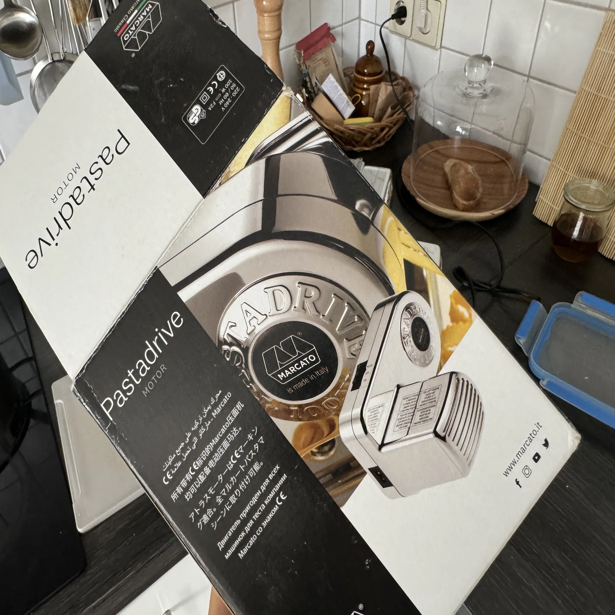 パスタマシンにモーターをつけてパパッとおいしく生パスタ｜ドイツで 