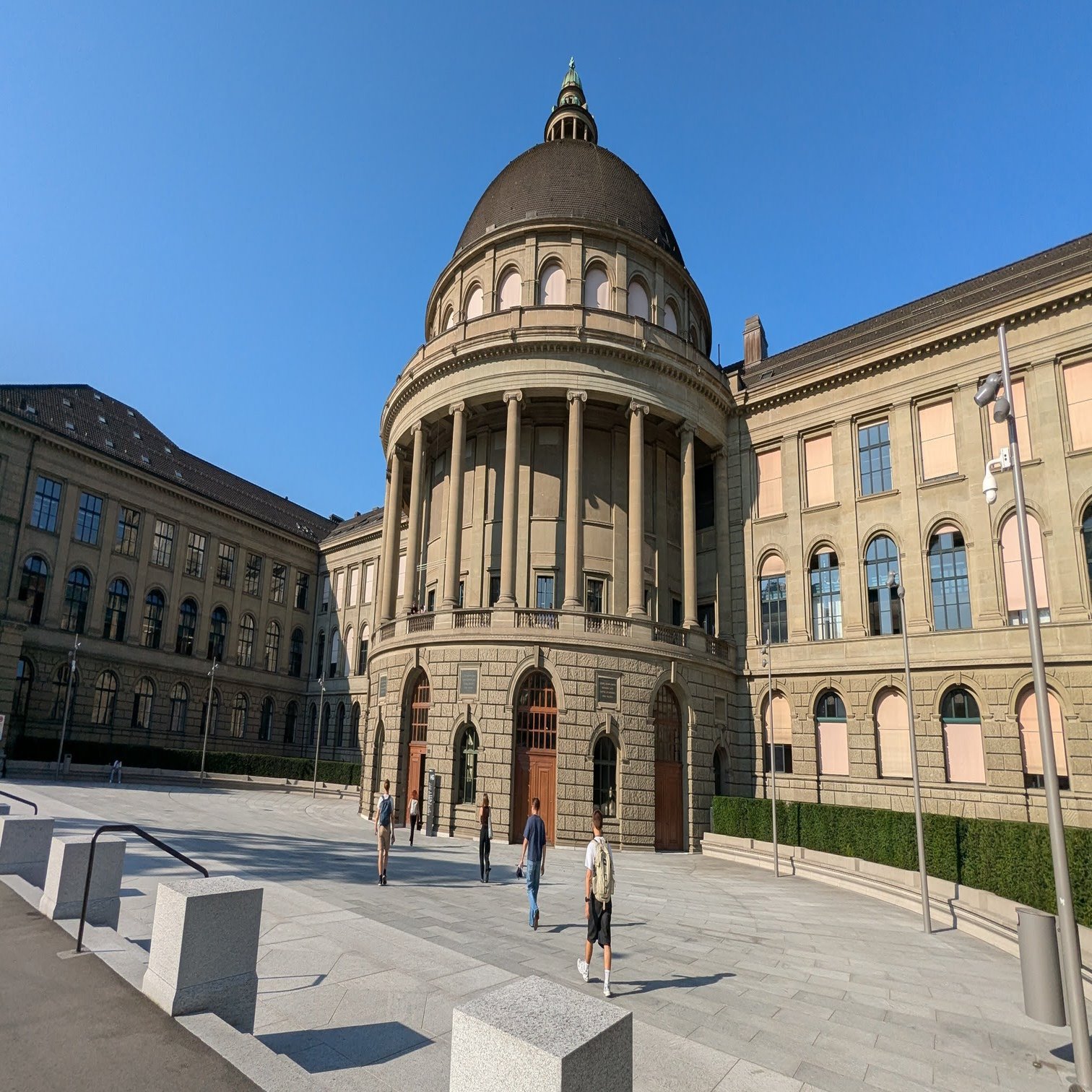 ドイツ生活－夏の旅行記：チューリッヒ2日目[市内観光と列車移動]｜Umi