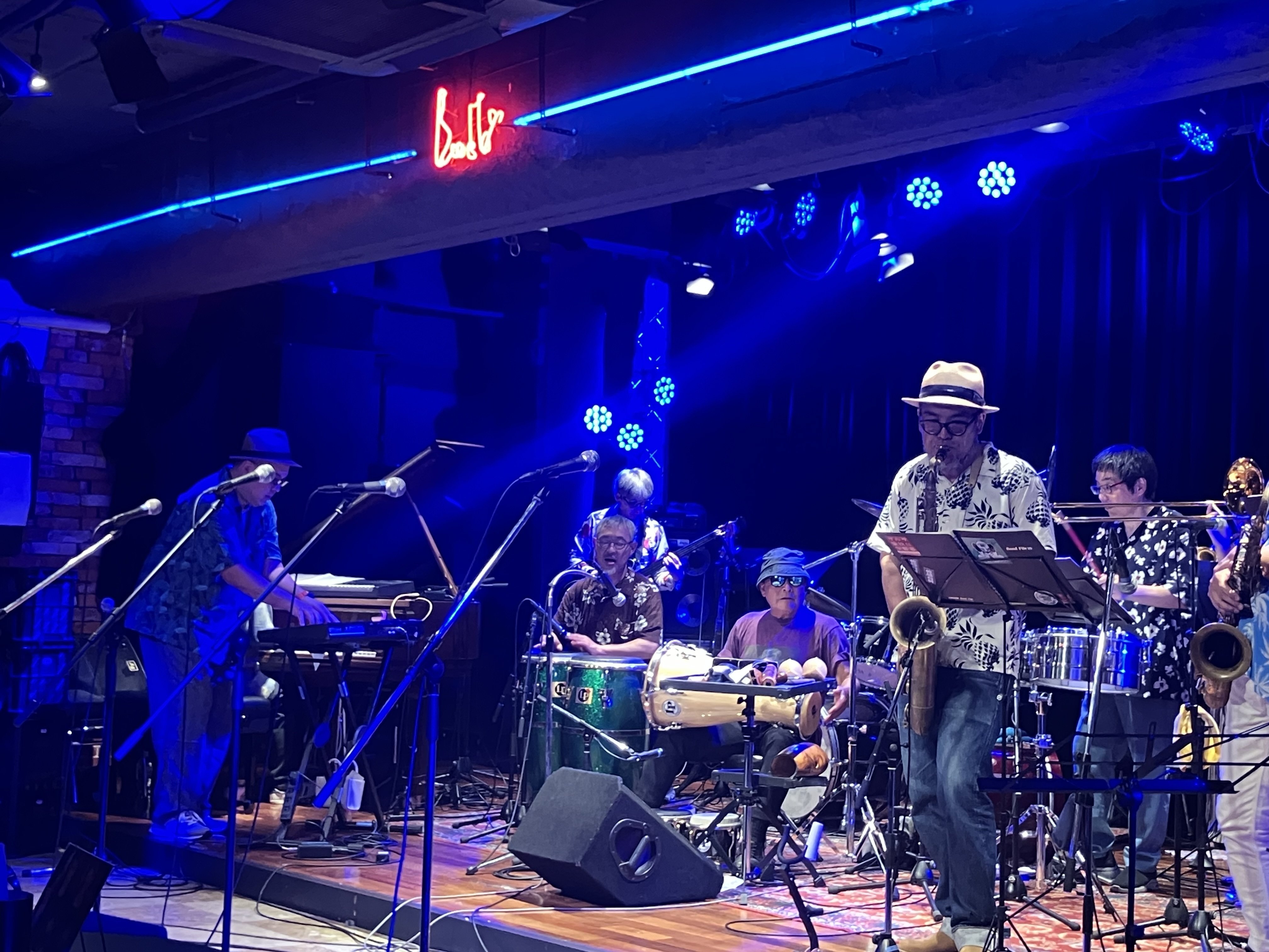 ビッグバンドとラテンバンドのライブ｜みっちゃん（みちお）