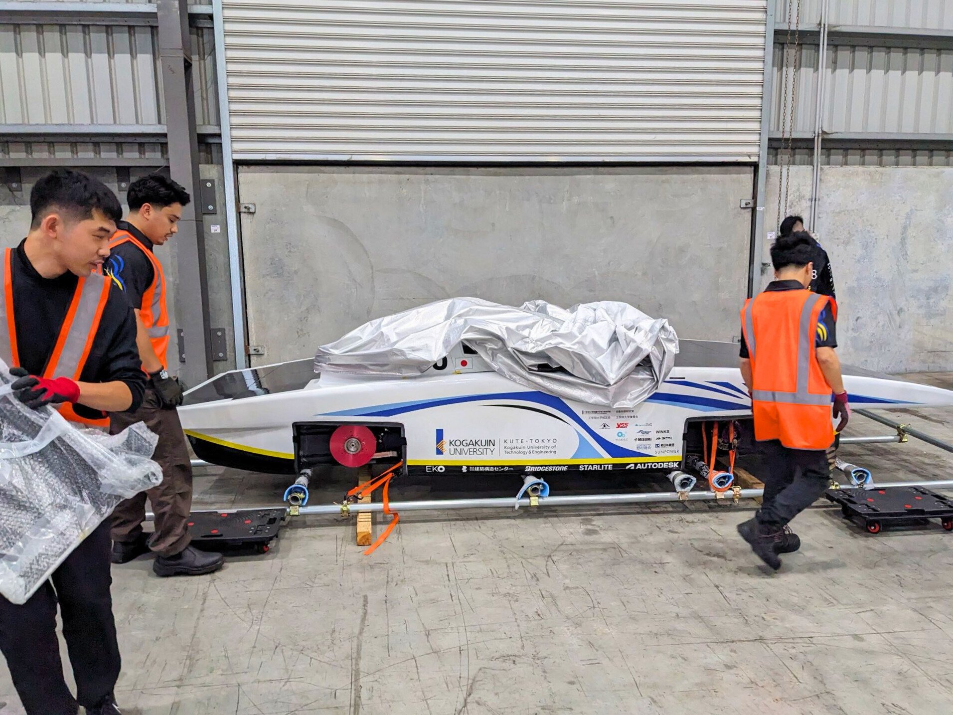 BWSC2025 現地レポート#1 学生とソーラーカーがオーストラリアへ到着