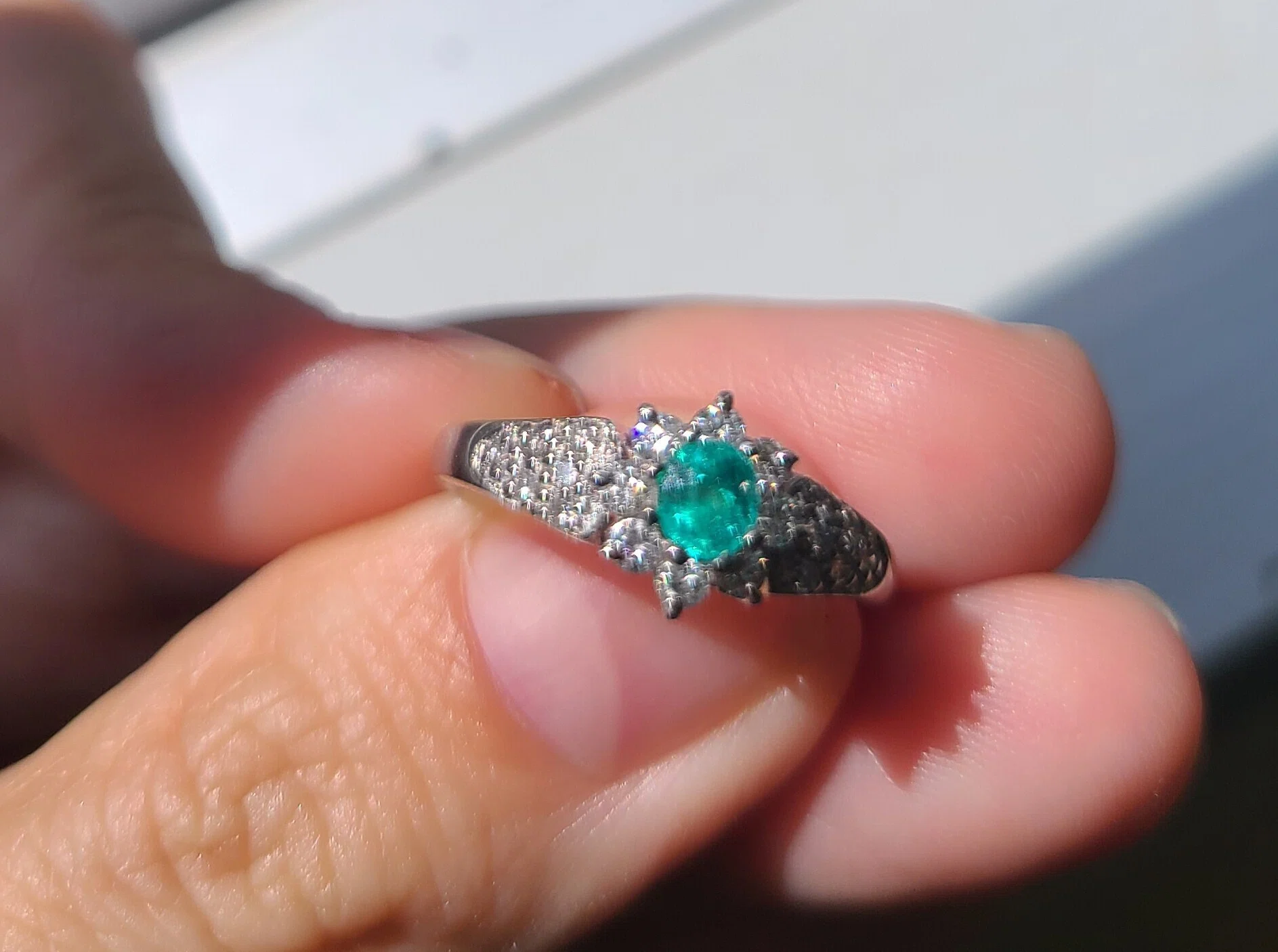 無職なのに15万円の宝石を買った話｜やまがみ ひろみ