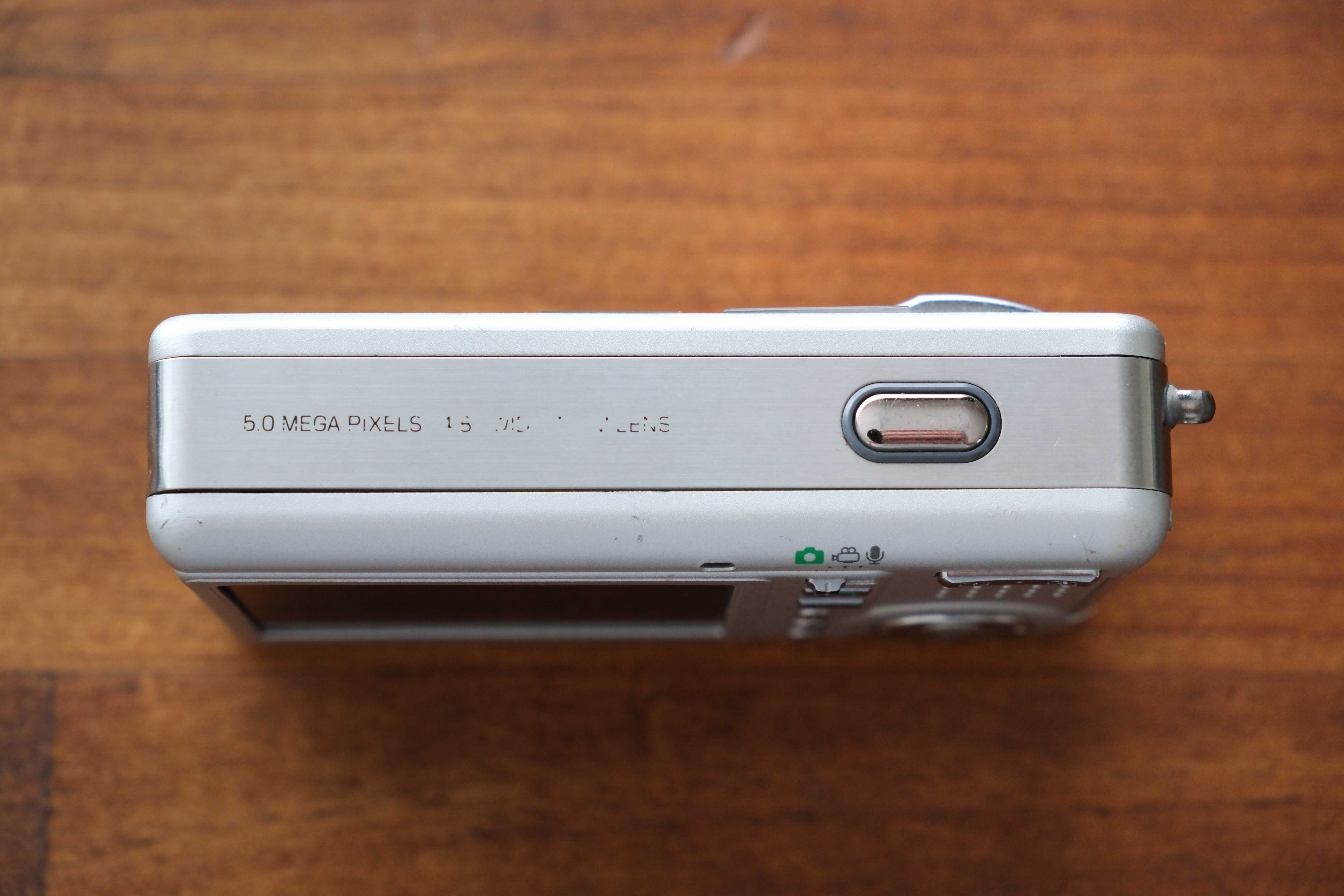 動作確認済み RICOH caplio R2 スマホ転送 ４点セット リコー Amazon | RICOH Caplio R2 シルバー デジタルカメラ | コンパクト 通販