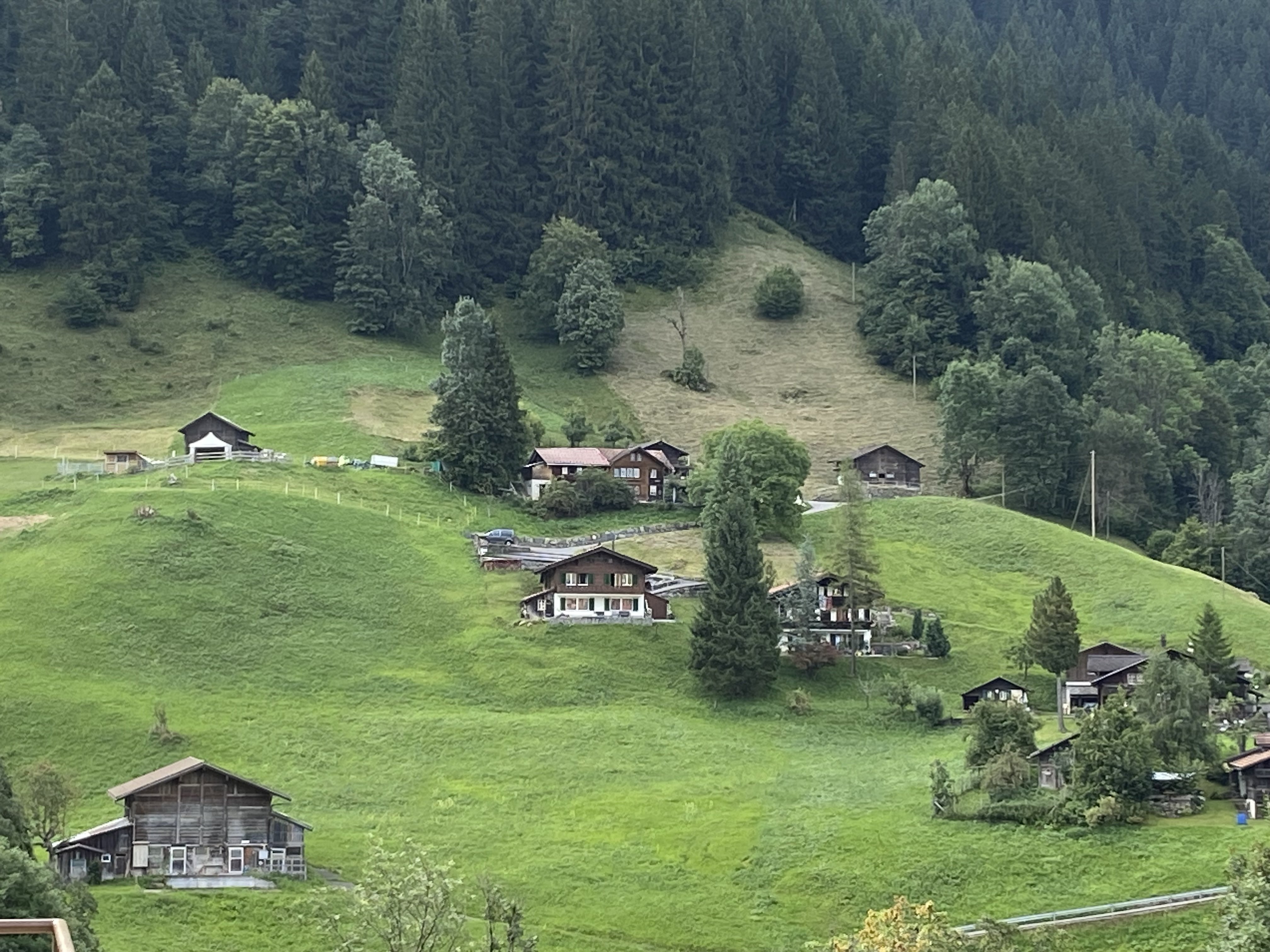 美しき牧草地帯の謎〜オーストリア、イタリア、スイス山岳地帯の旅