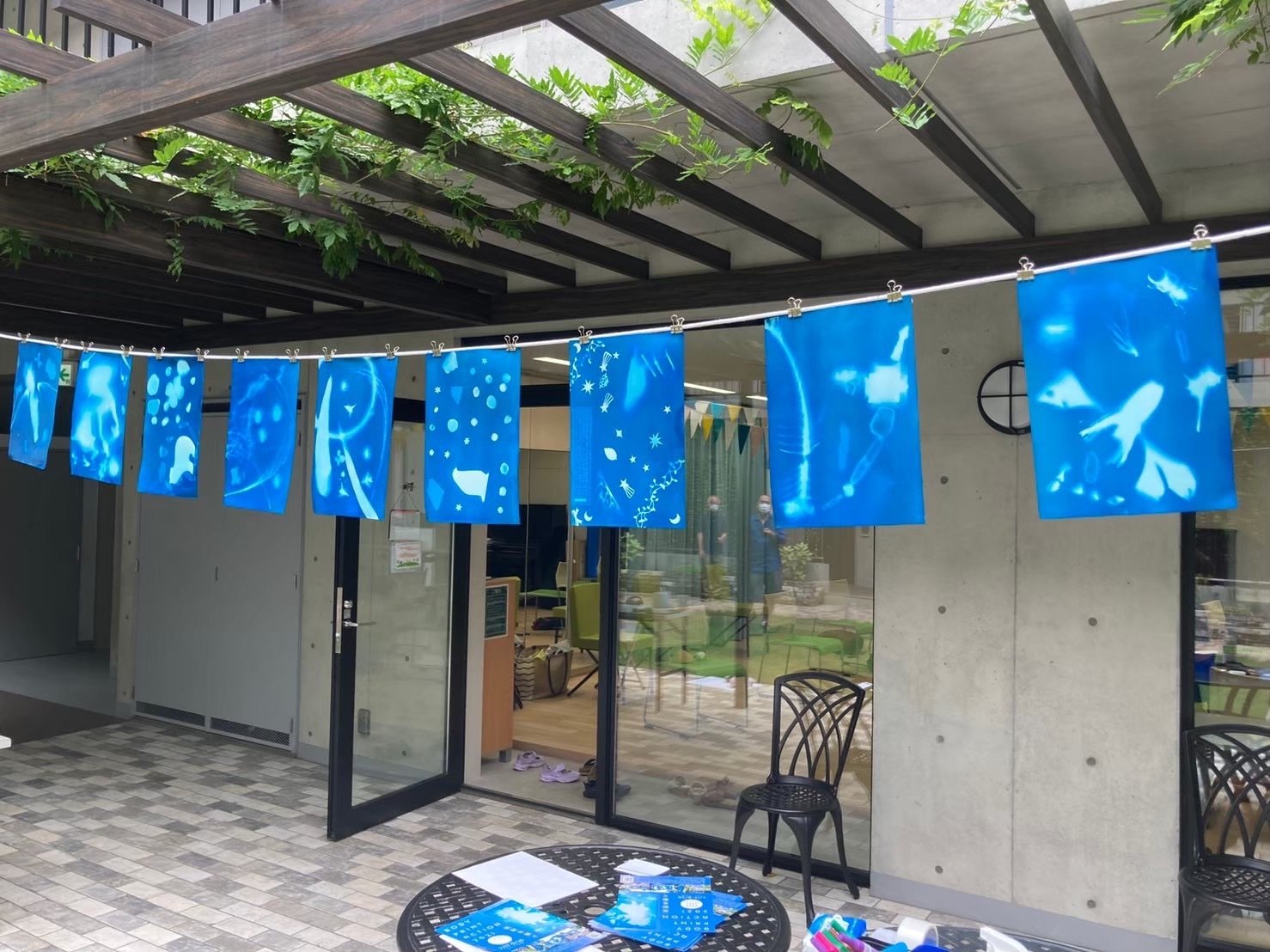 WS 2025】感光紙から自分でつくる写真の原理を体験できるワーク