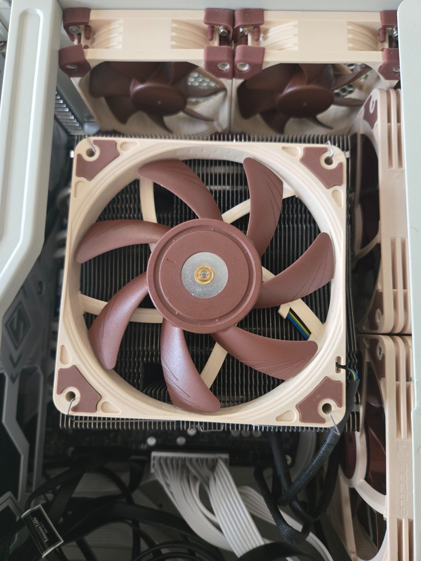 Noctua NH-C14SでCore i9 14900Kは冷えるのか？39℃の部屋でベンチを