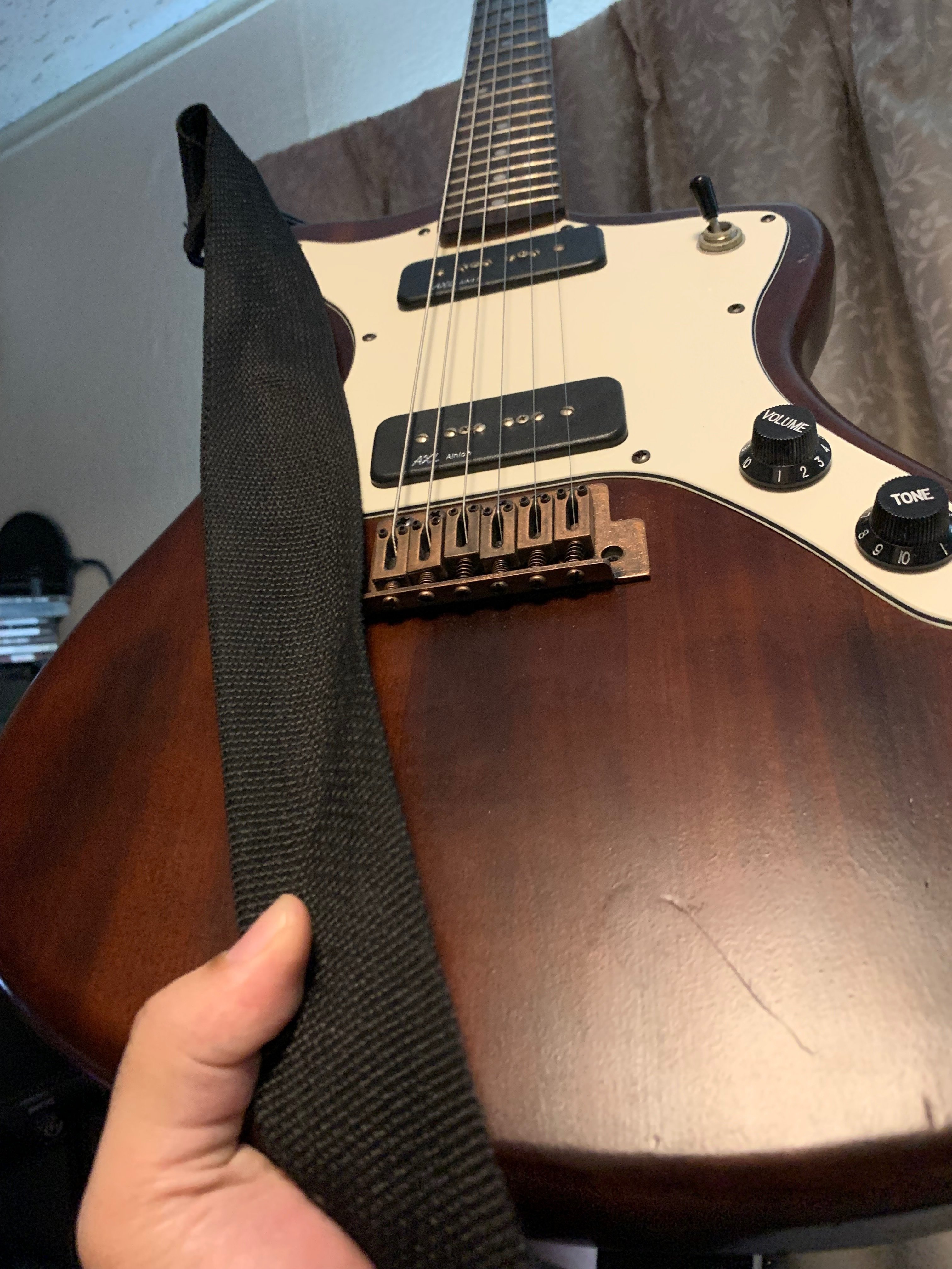 AXL guitars AZ820 6弦周りヘッド割れ修理　アルニコP90 hq720.jpg?sqp=-