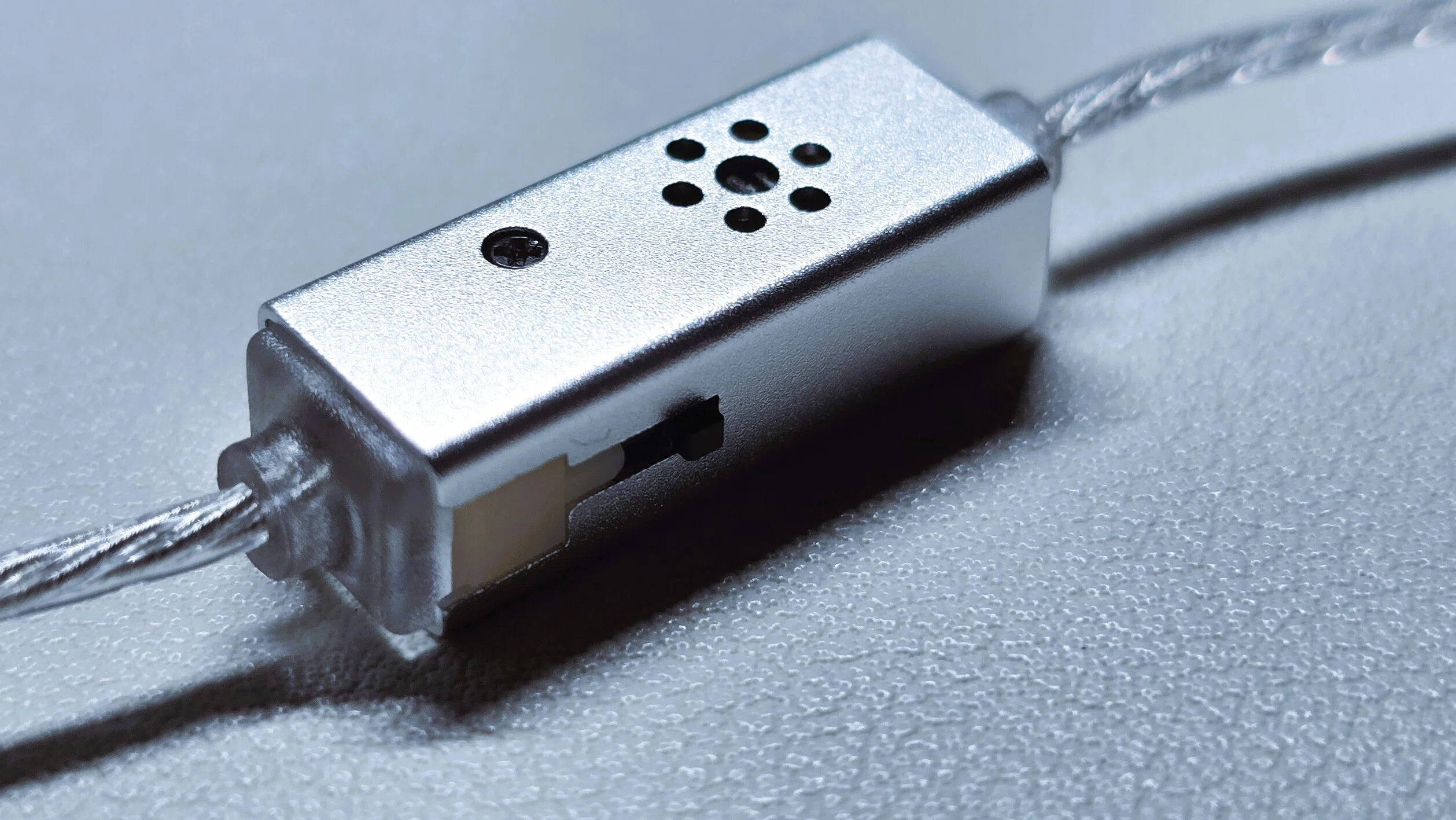 Dove earphone for FPS　FPS専用イヤホン【新品未開封】 Dove earphone for FPS FPS専用イヤホン【新品未開封】 【公式通販】