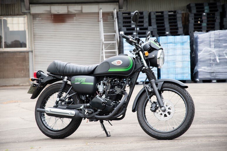秋の風を感じながら、バイクで走り出そう！三陽工業のユニークな福利厚生をご紹介