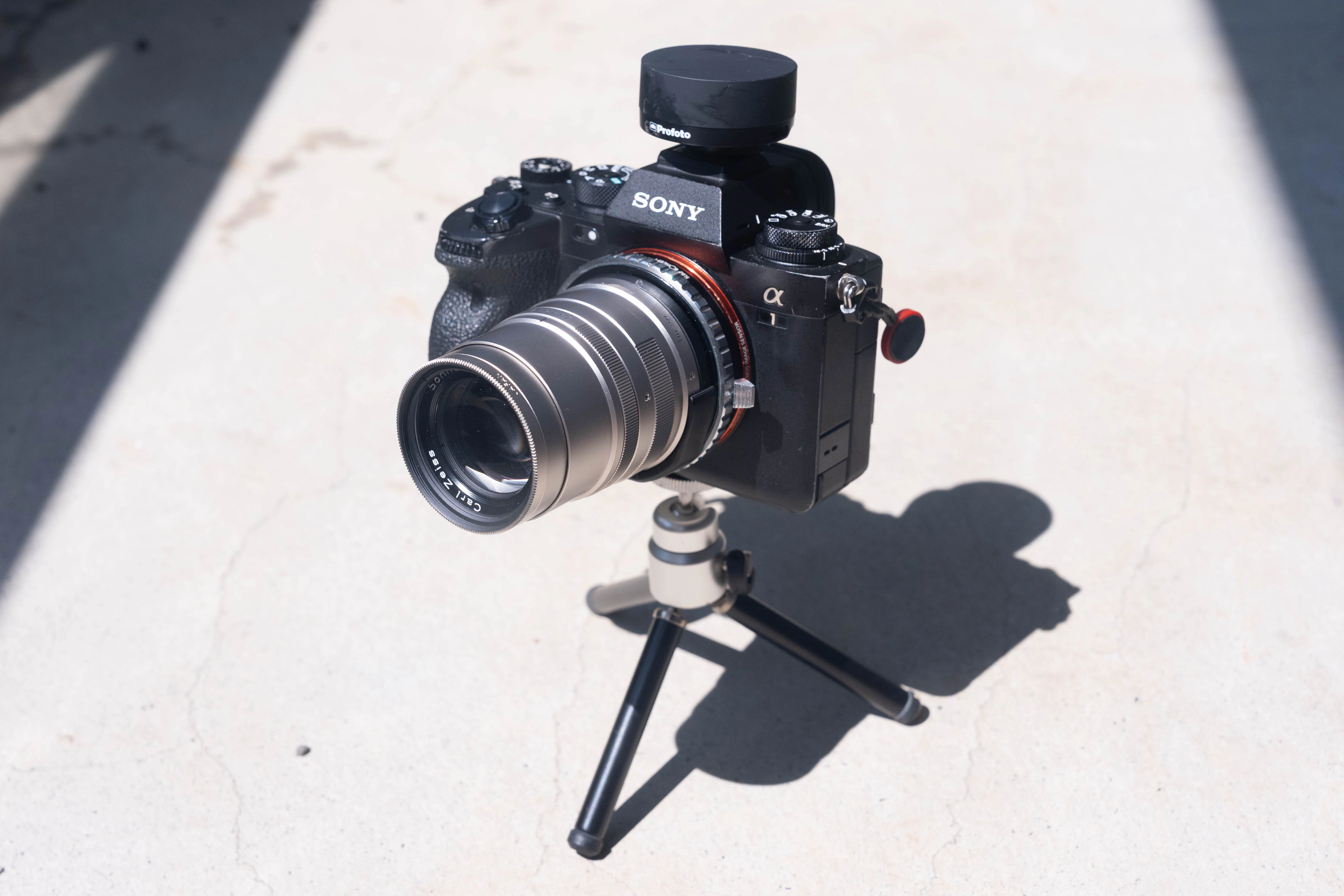 Zeiss Sonnar T* 90mm F2.8 K&F. Eマウント Carl Zeiss Sonnar T* 90mm F2.8 (G) を整備して，スナップ写真を撮っ