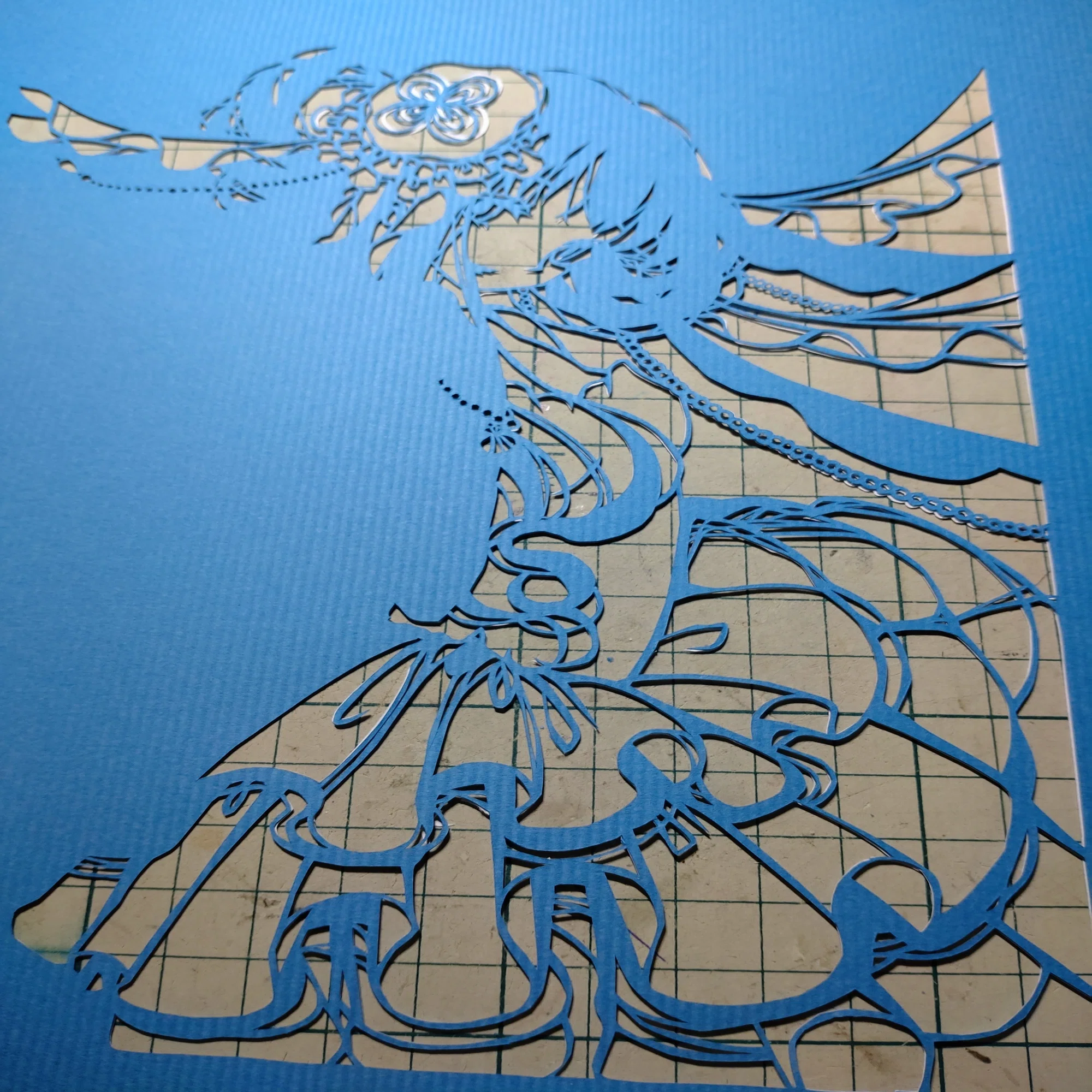 切り絵で海月ちゃんを描く｜はちた