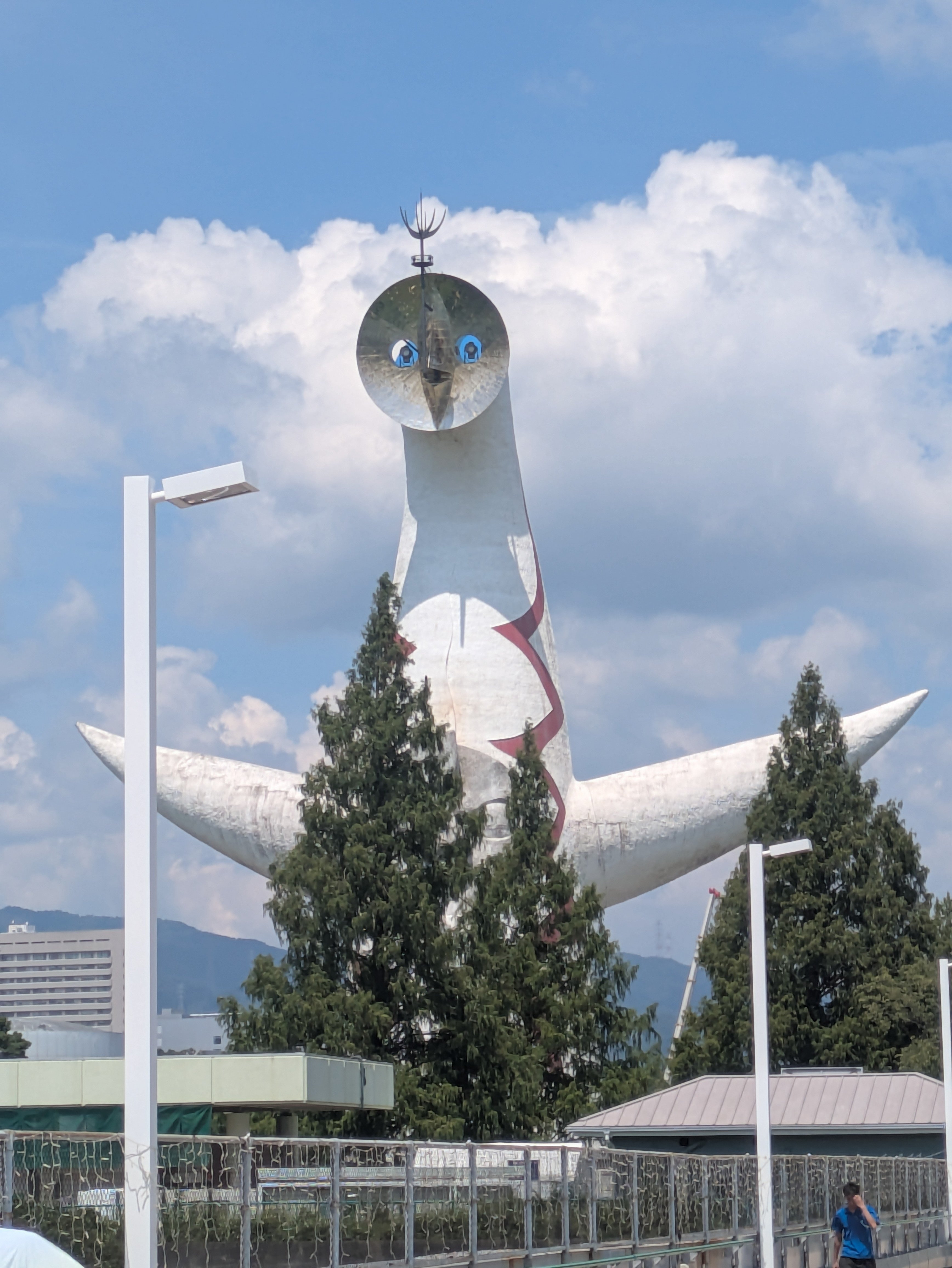 太陽の塔に遊んでもらう｜田中弥三郎