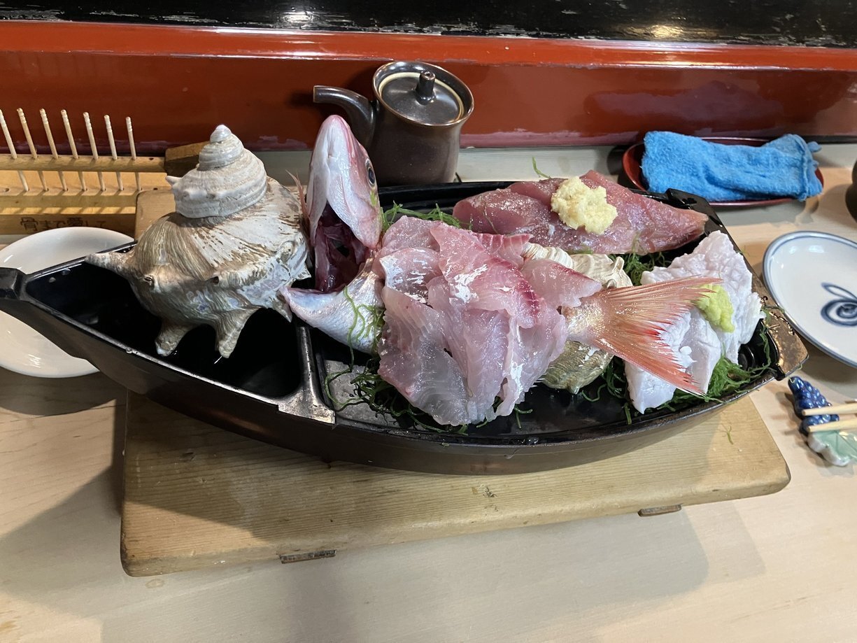 真鶴の栄寿司さんにあるジャック・マイヨールのサインを拝みに行ったよ