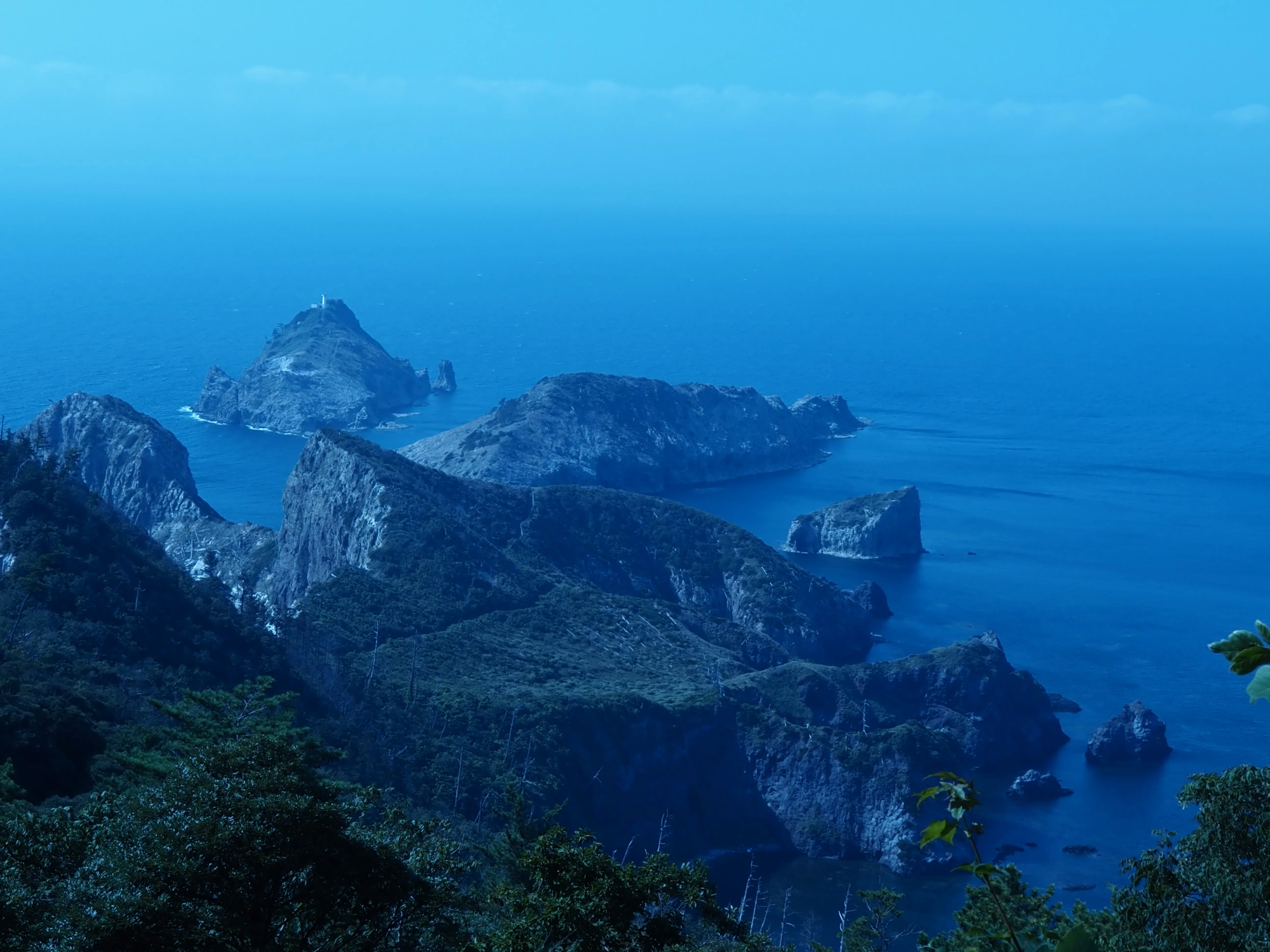 隠岐の島 ー 青に溶ける夏 Oki Island - Summer melting into blue