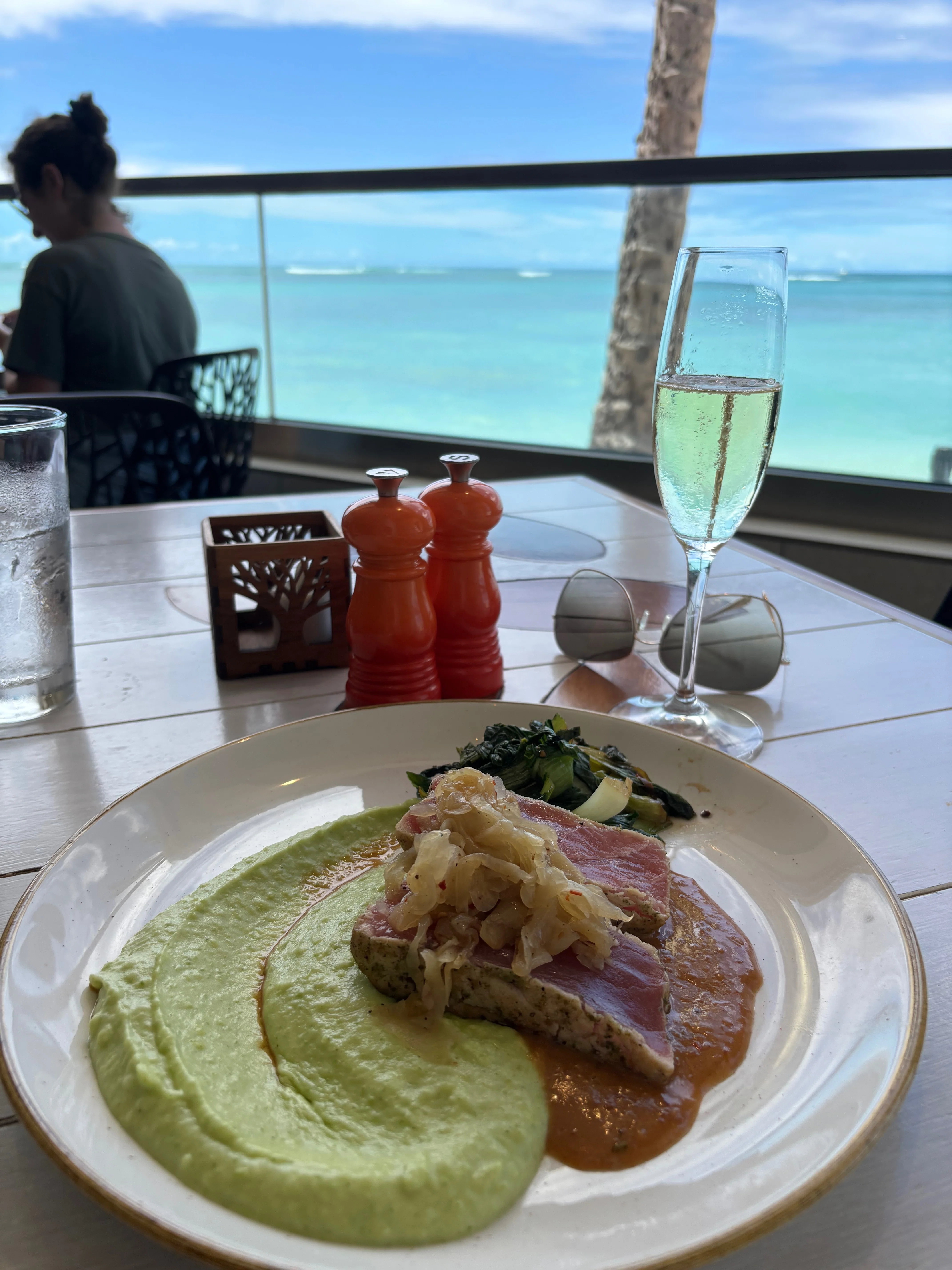 ハワイグルメ旅7日目🌺チェリーを食べ、アヒステーキに混乱しても
