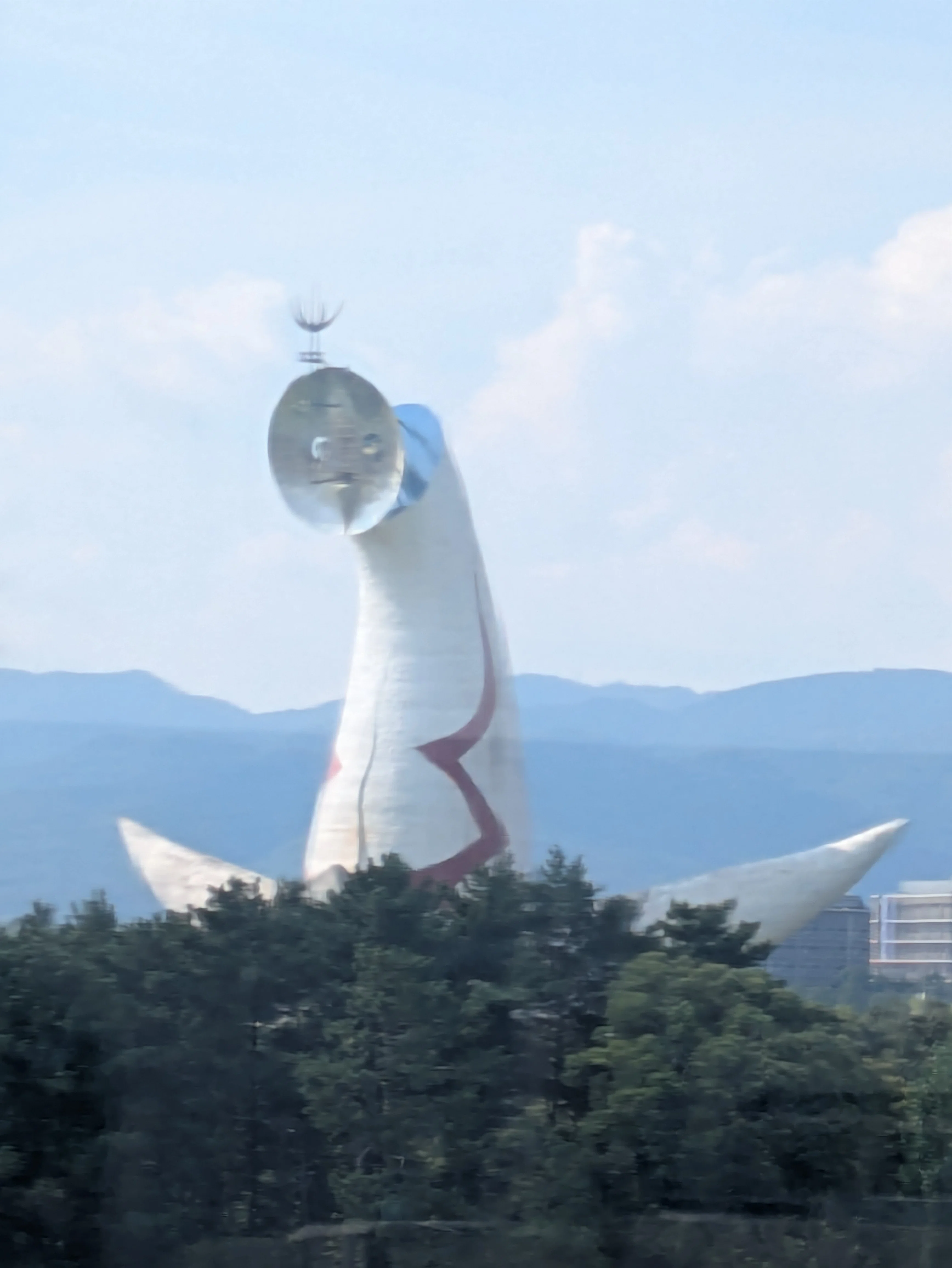 太陽の塔に遊んでもらう｜田中弥三郎