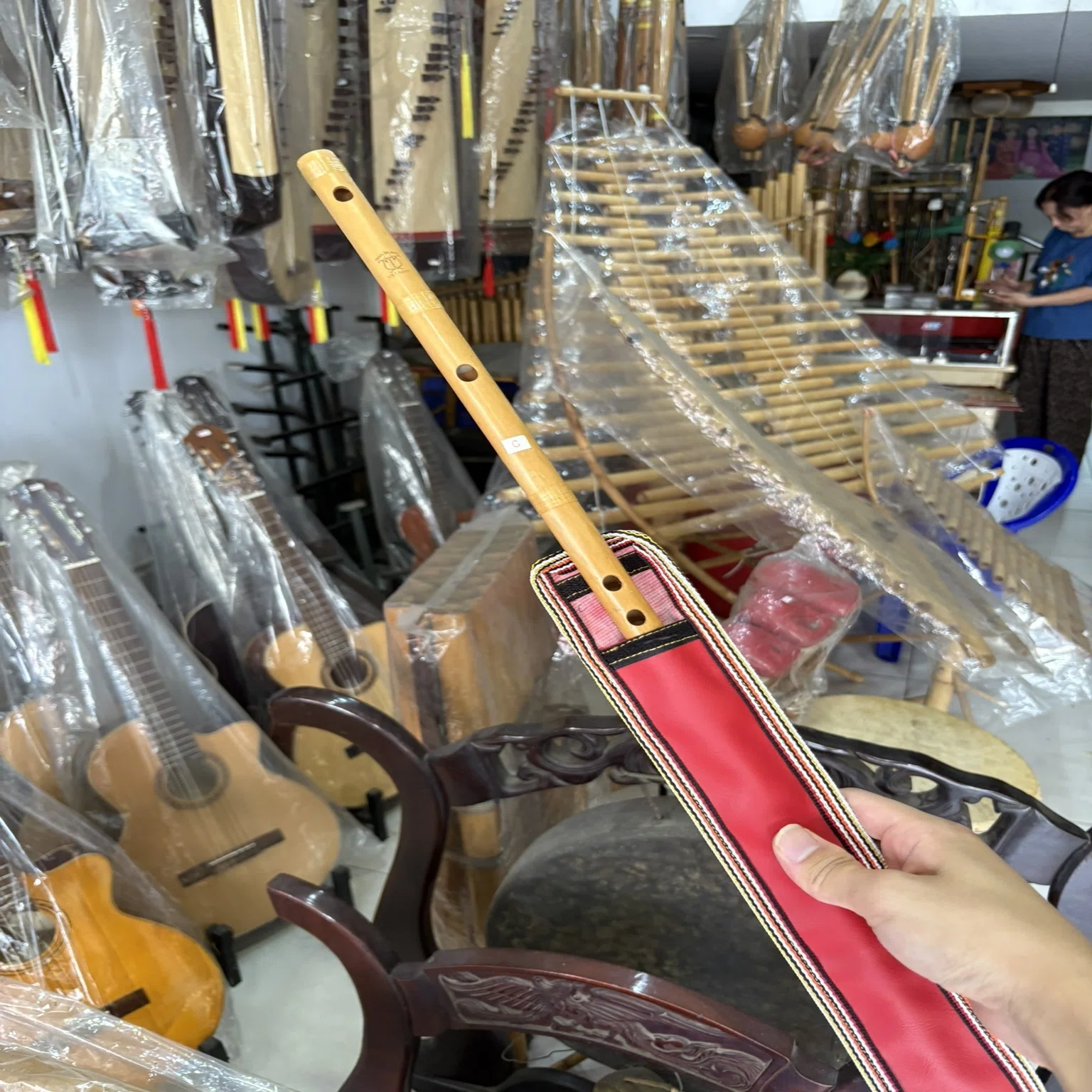 楽器屋巡り in ベトナム・ホーチミン??｜おぐ