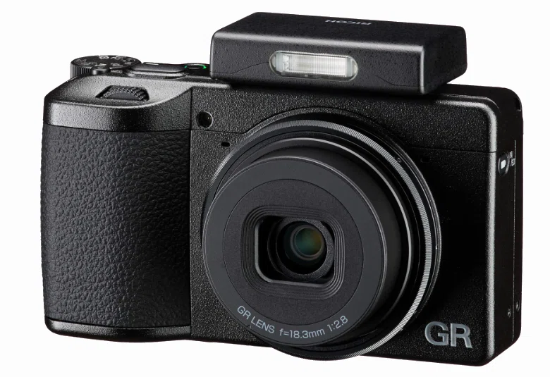 RICOHの新カメラ『GR IV』予約開始!! 予約できました。｜Photographer