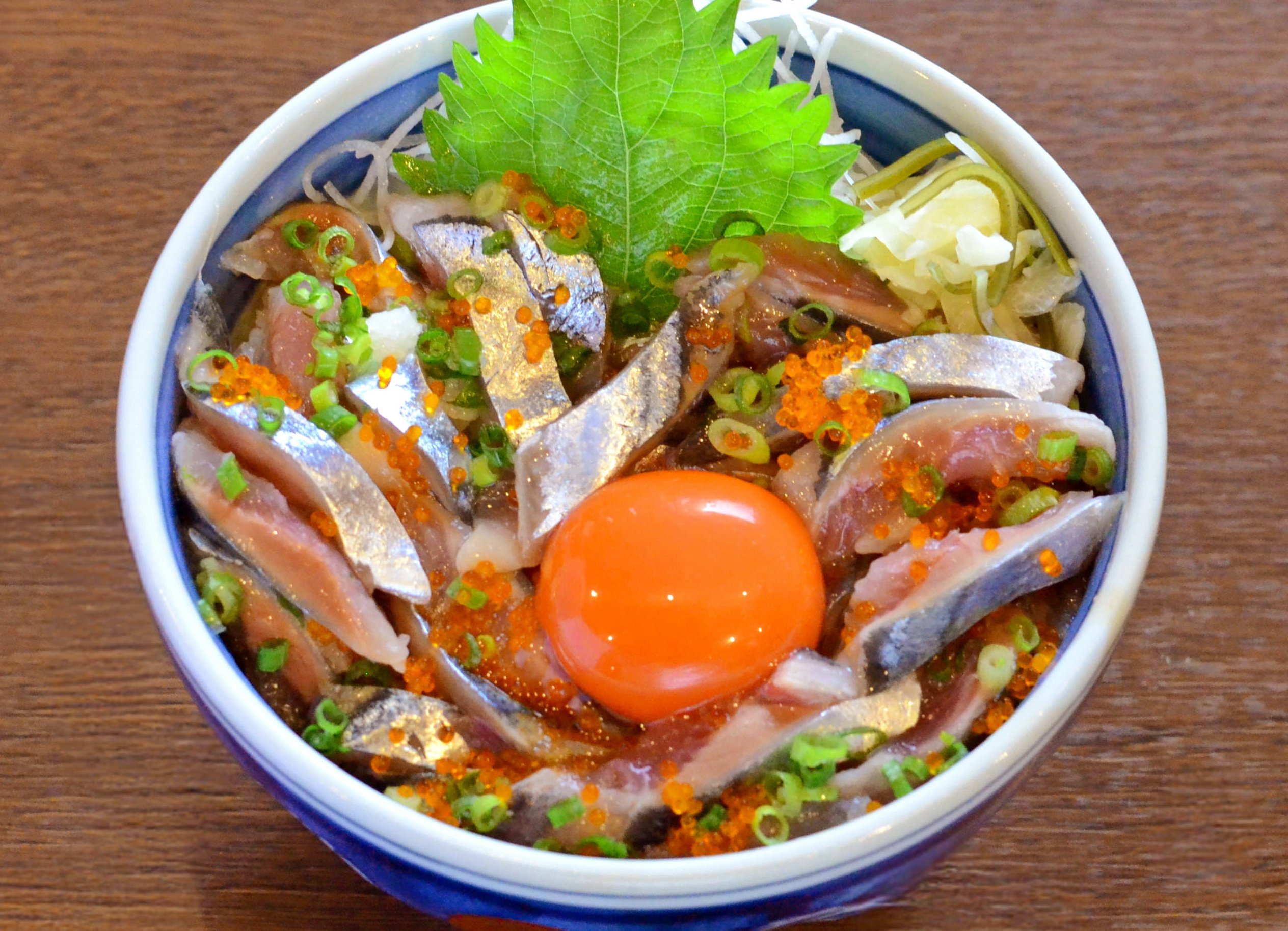 今週は新物「北海道サンマの月見丼」磯のや毎週金曜【お得】なサービス
