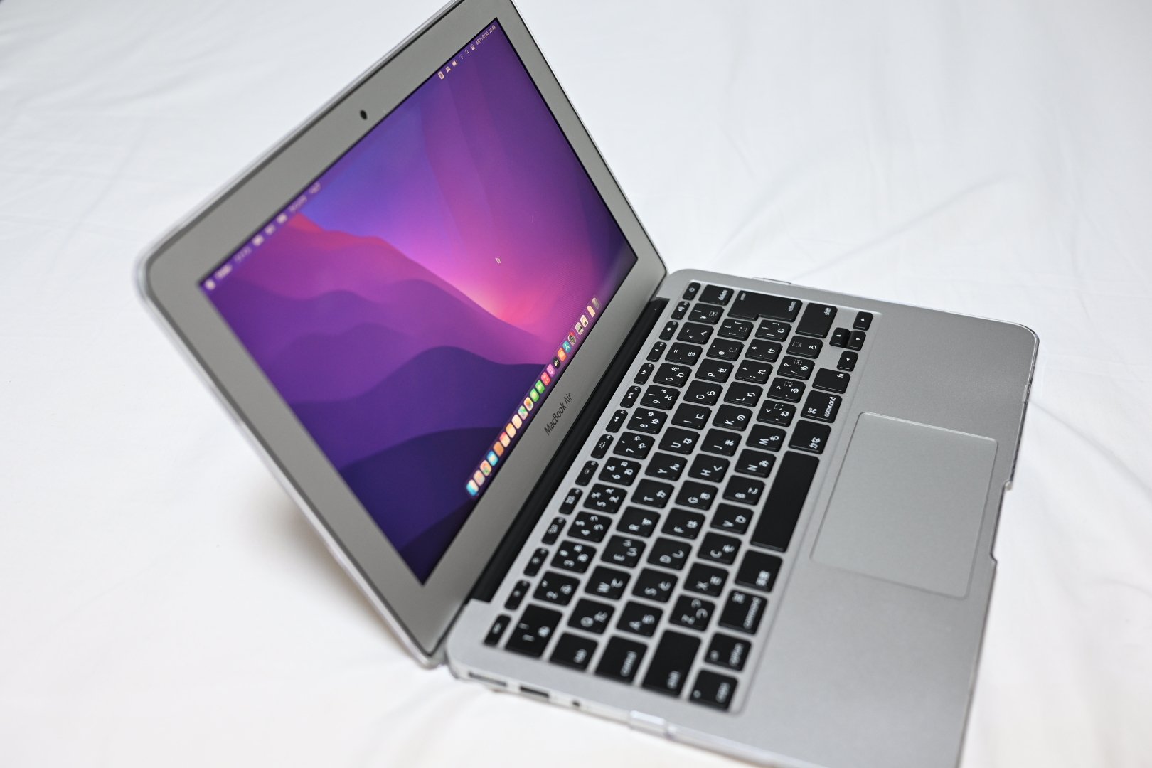 背面アップルロゴが輝く！！macbook Air 11インチ 2014 8GB