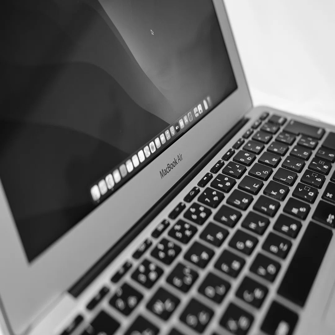背面アップルロゴが輝く！！macbook Air 11インチ 2014 8GB SSD512GB 