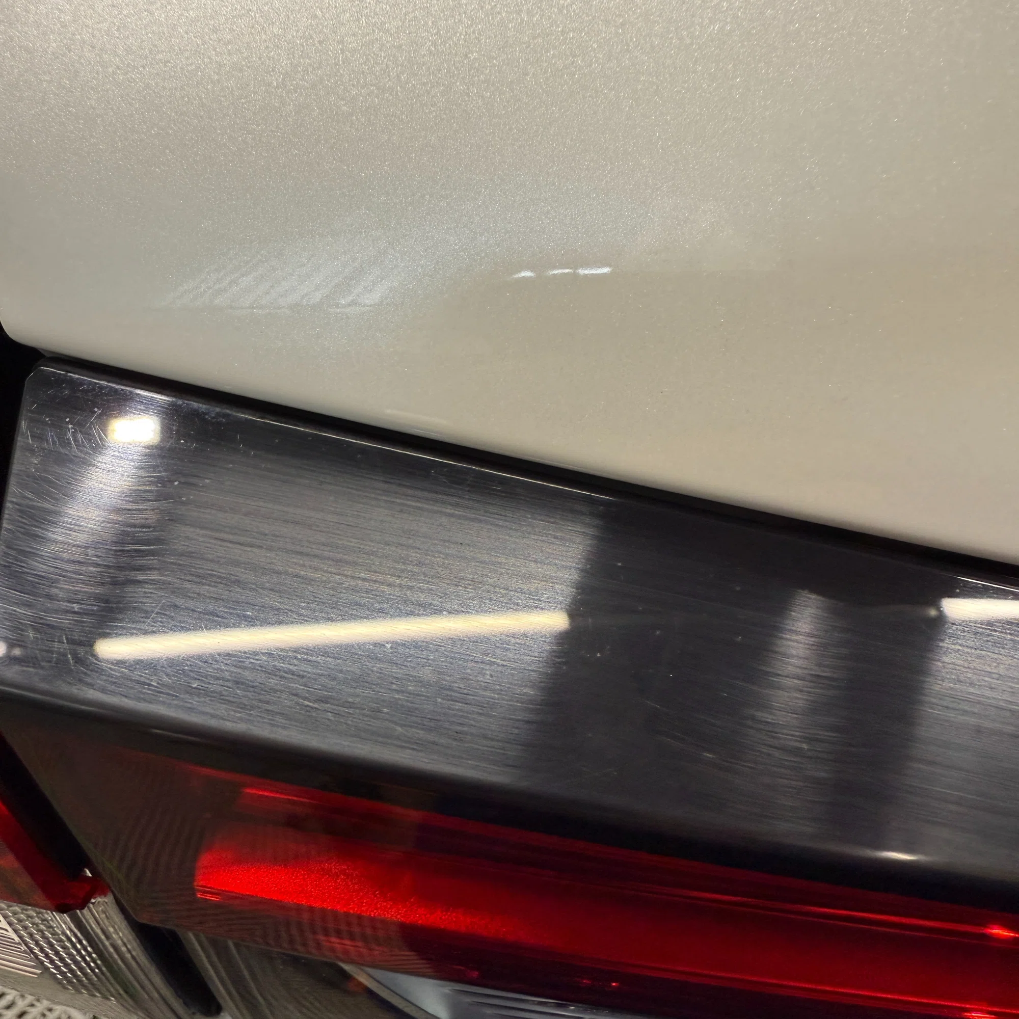 中古車を買ったら傷だらけ！？その正体は「磨き傷」かもしれません｜は 