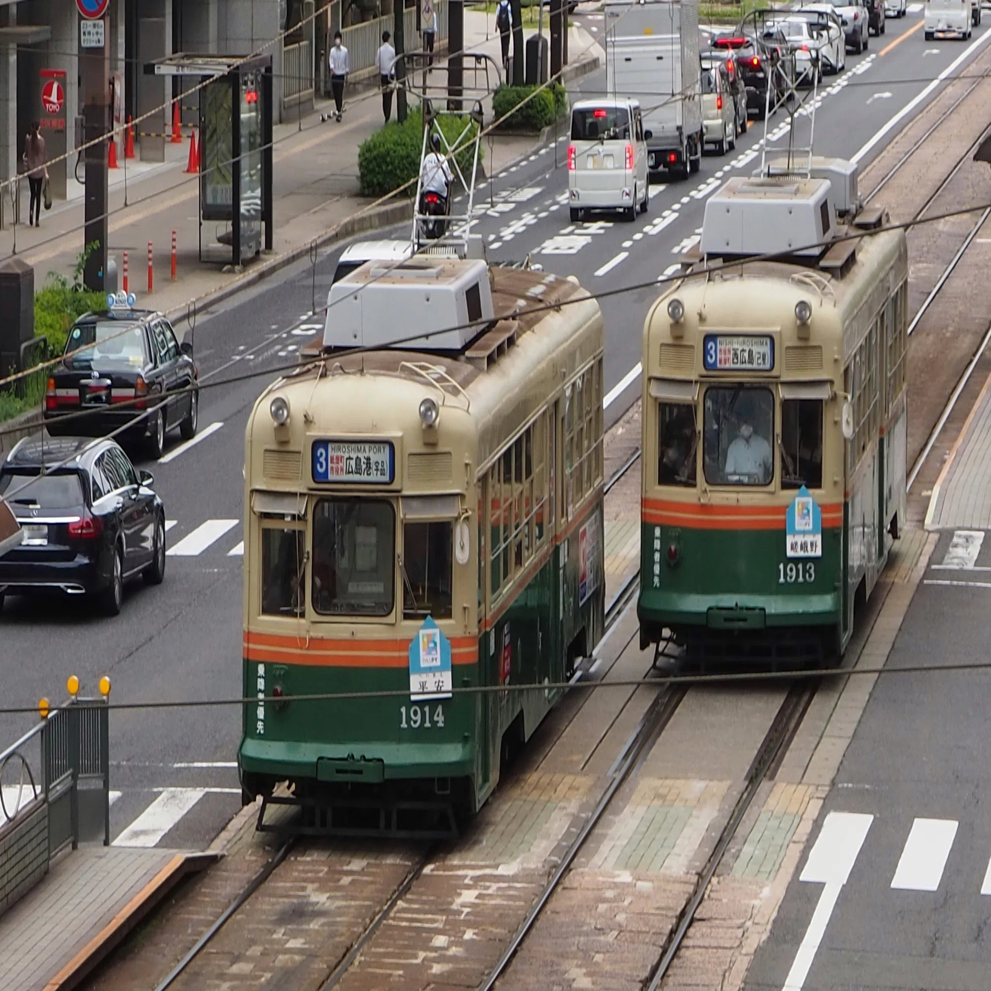 路面電車の魅力を徹底解説！チンチン電車の日（8月22日）の由来と日本 