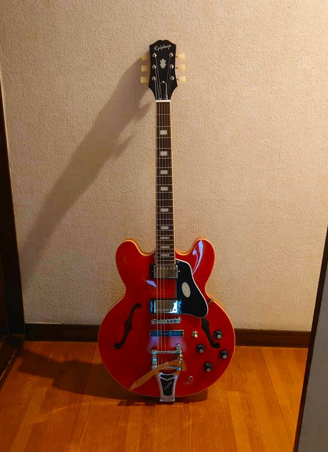 Epiphone Inspired by Gibson ES-335 Bigsby｜Ryu.