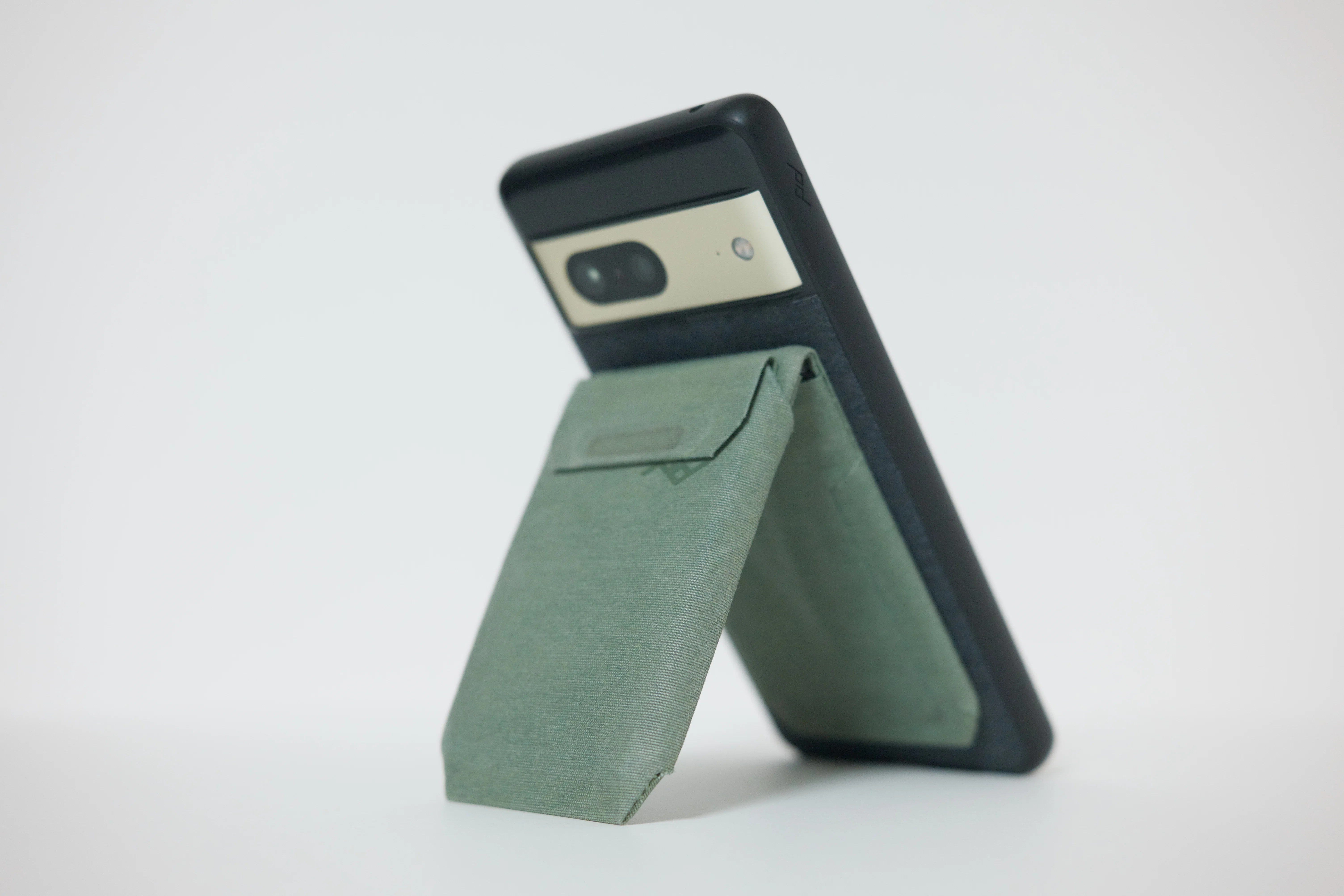 Peak Design MagSafeスマホ用スタンドウォレット チャコール レビュー】Peak Design スタンド ウォレットを2023年から使って思った