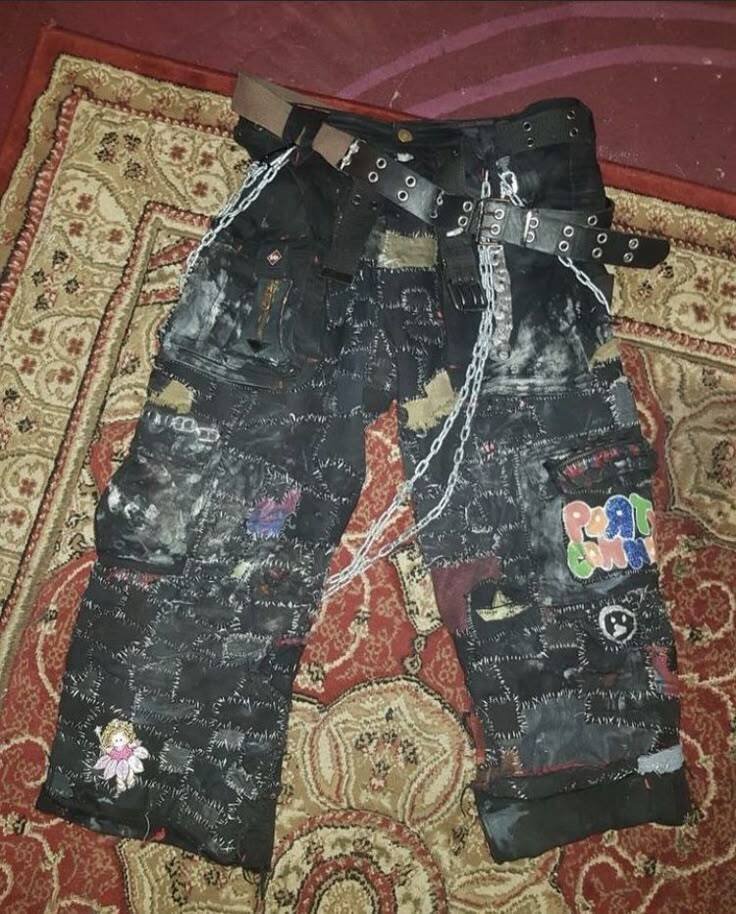 クラストパンツって良いよねって話。カルチャー全振りな履けるゴミ