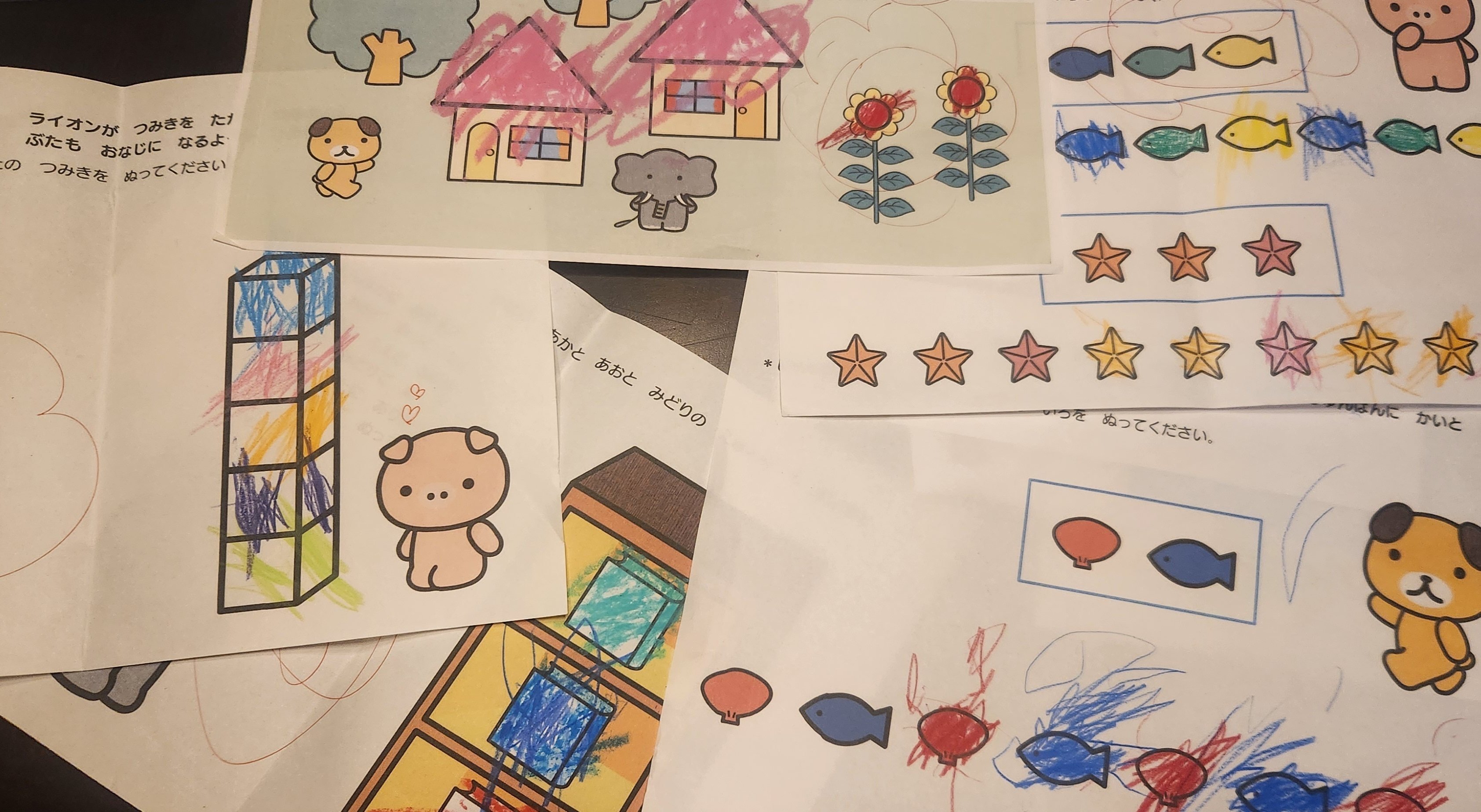 3歳娘の手書き絵 タイトル【ナゲットくん】 ロケット」ジッタちゃんのえかきうた Little gitta drawing song