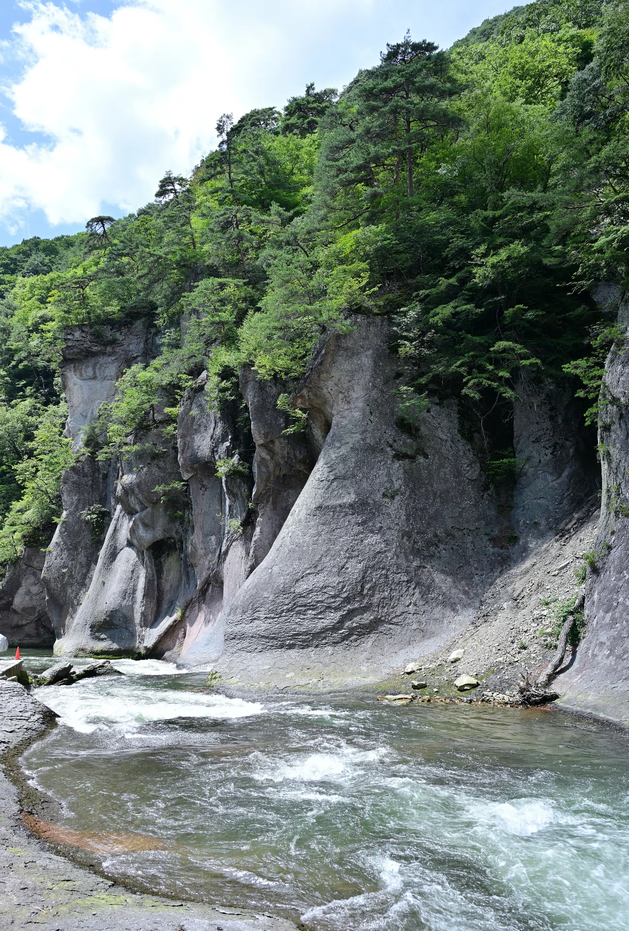 名瀑「吹割の滝」を観る｜涼と癒しを求め、群馬へ小さな旅①｜cecil