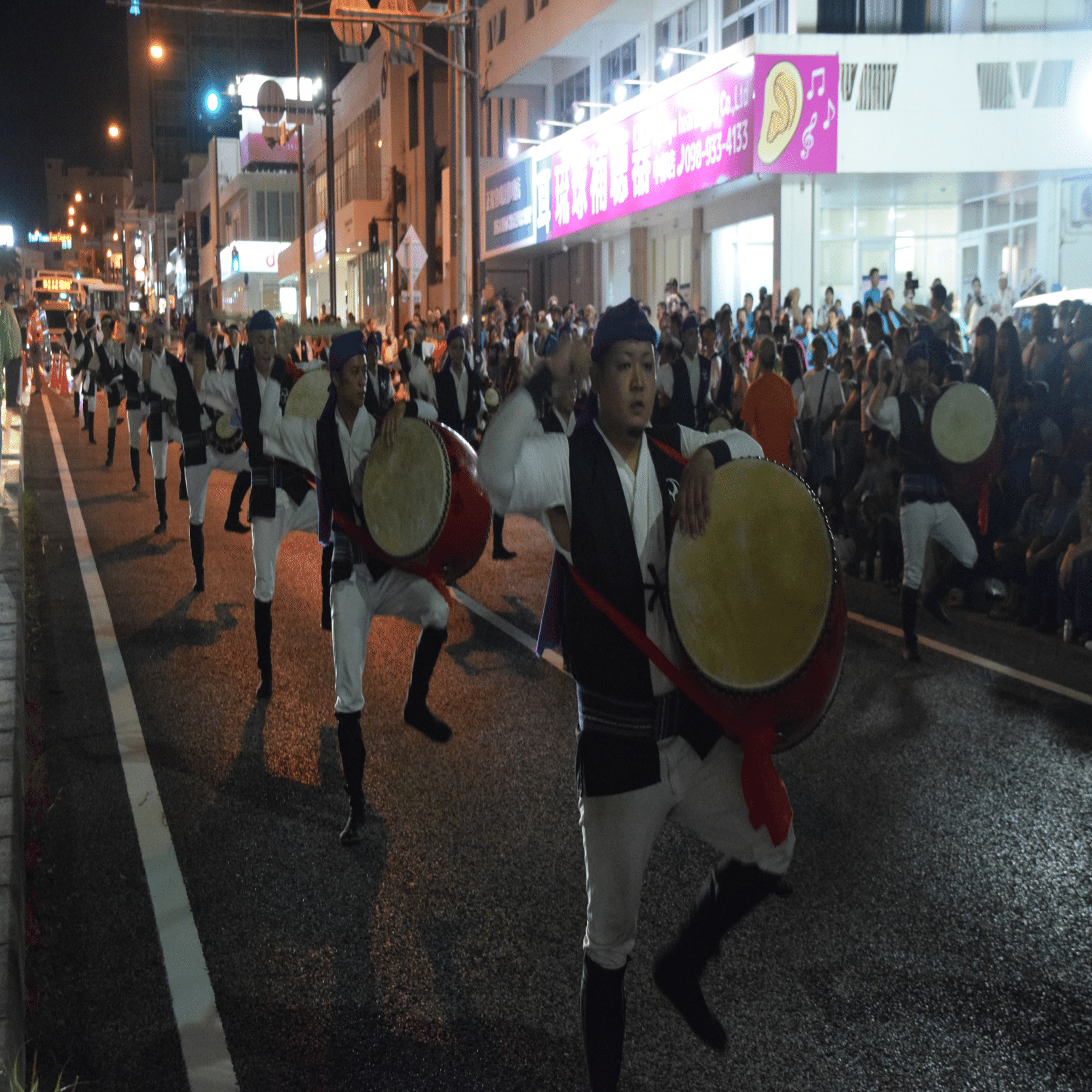 沖縄尚学の甲子園優勝に沸く沖縄！「全島エイサー」の熱気と「星のや