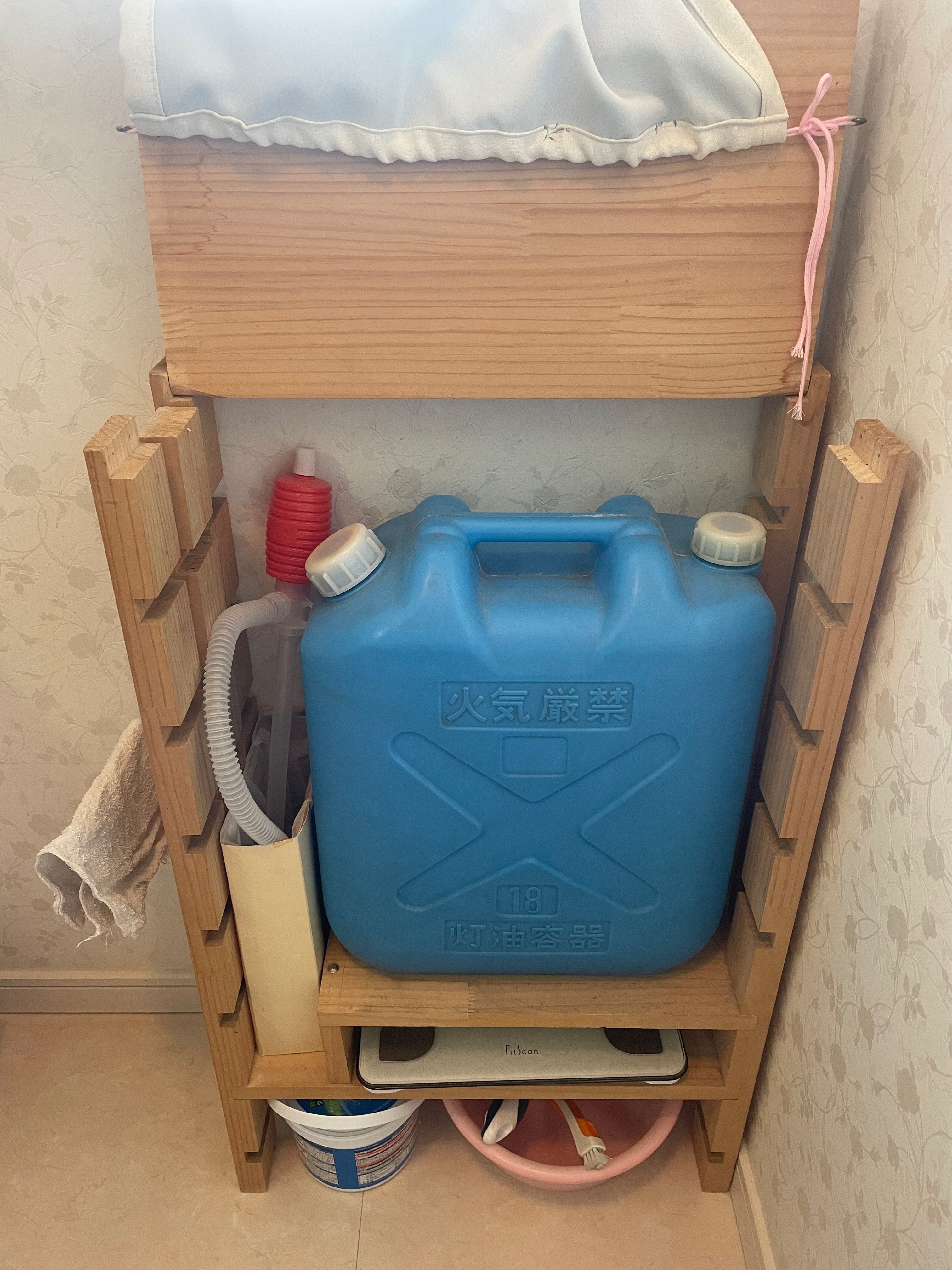 灯油タンクバーナDIY 灯油の収納のDIY｜椛(はな)