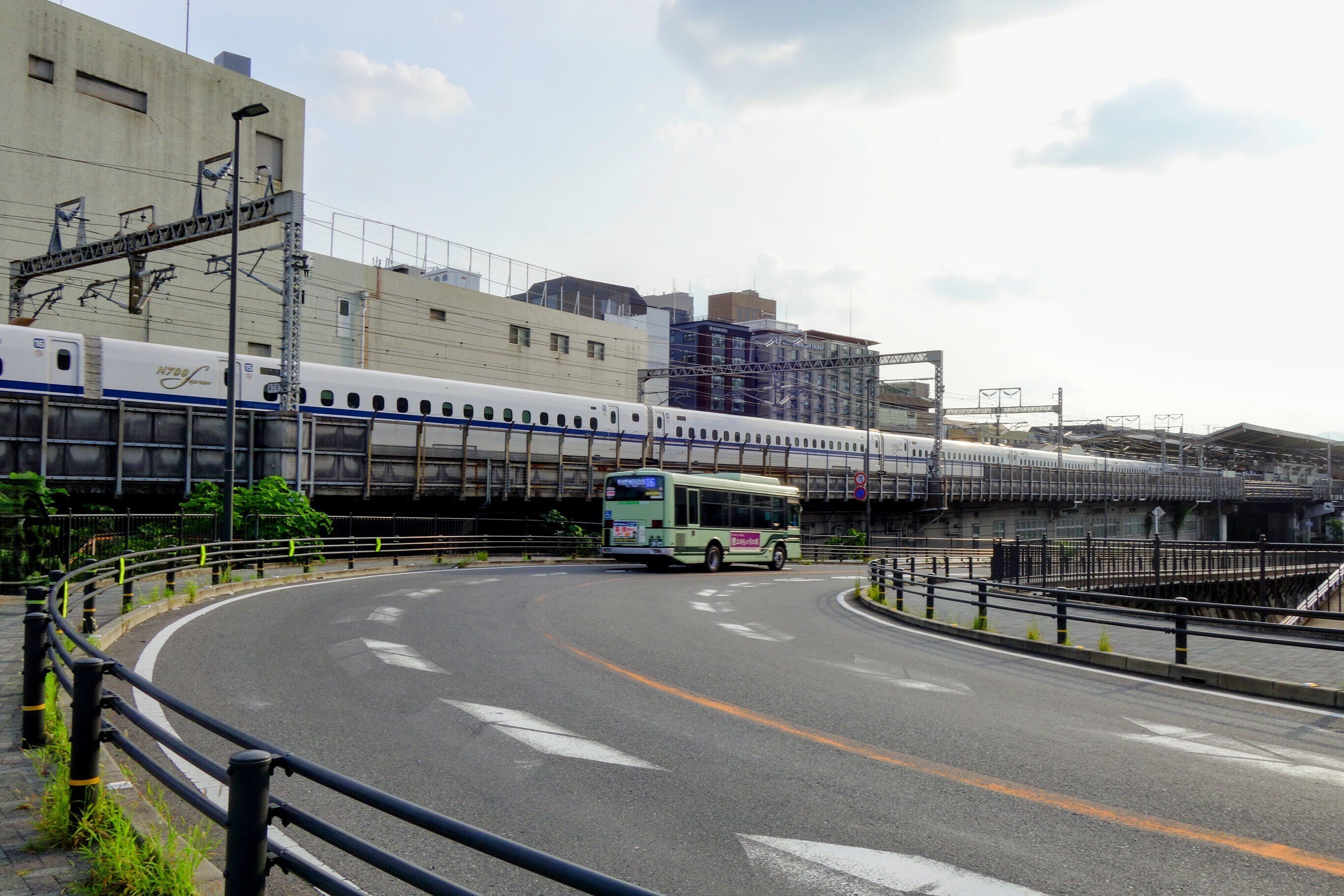 京都市バス｜フォトスポット日記 高倉跨線橋｜こむぎうさ
