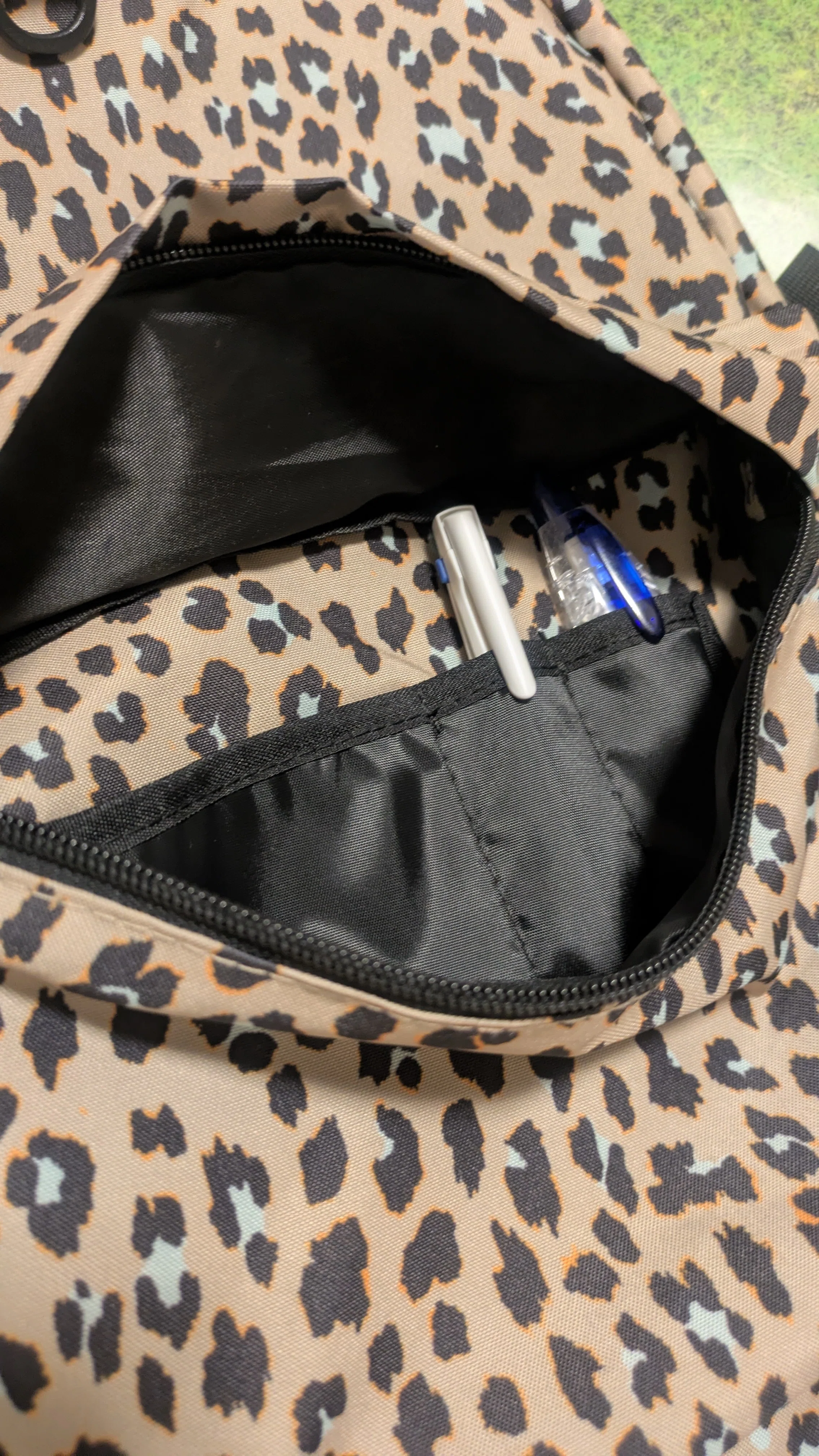 レビュー】kiu DAY BACKPACK 2ND｜軽量420g・25Lで希望全クリアした 