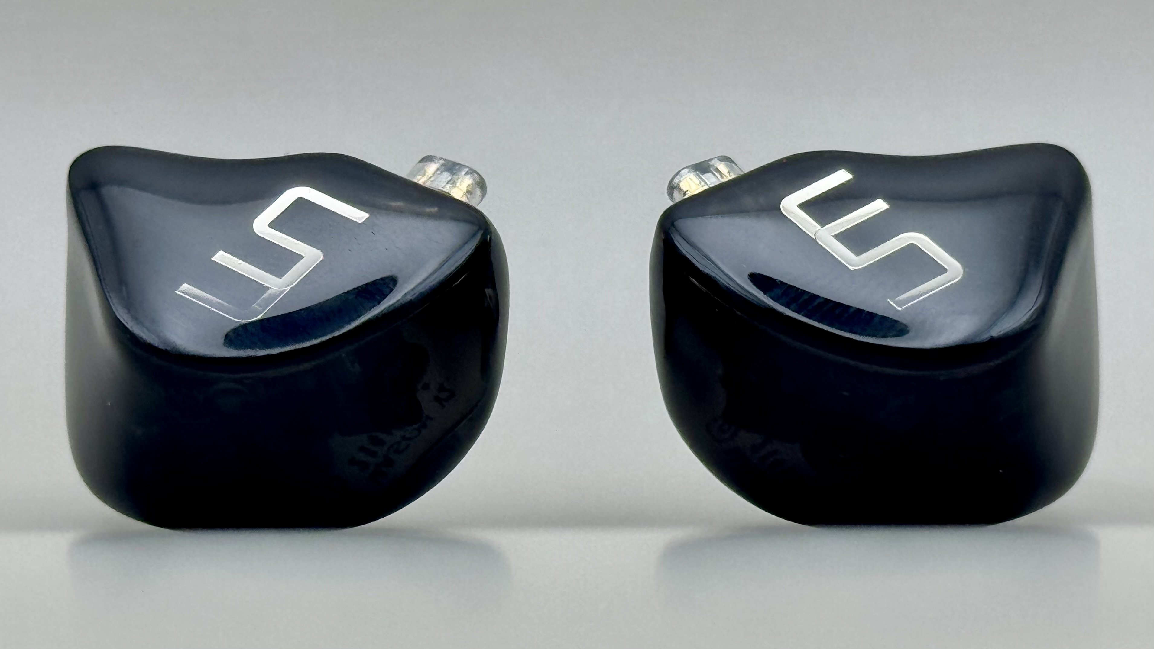 イヤホン Unique Melody MASON V2 maestro Unique Melody Mason V2(Maestro V2)のレビュー｜ラルフ・ヒンクリー